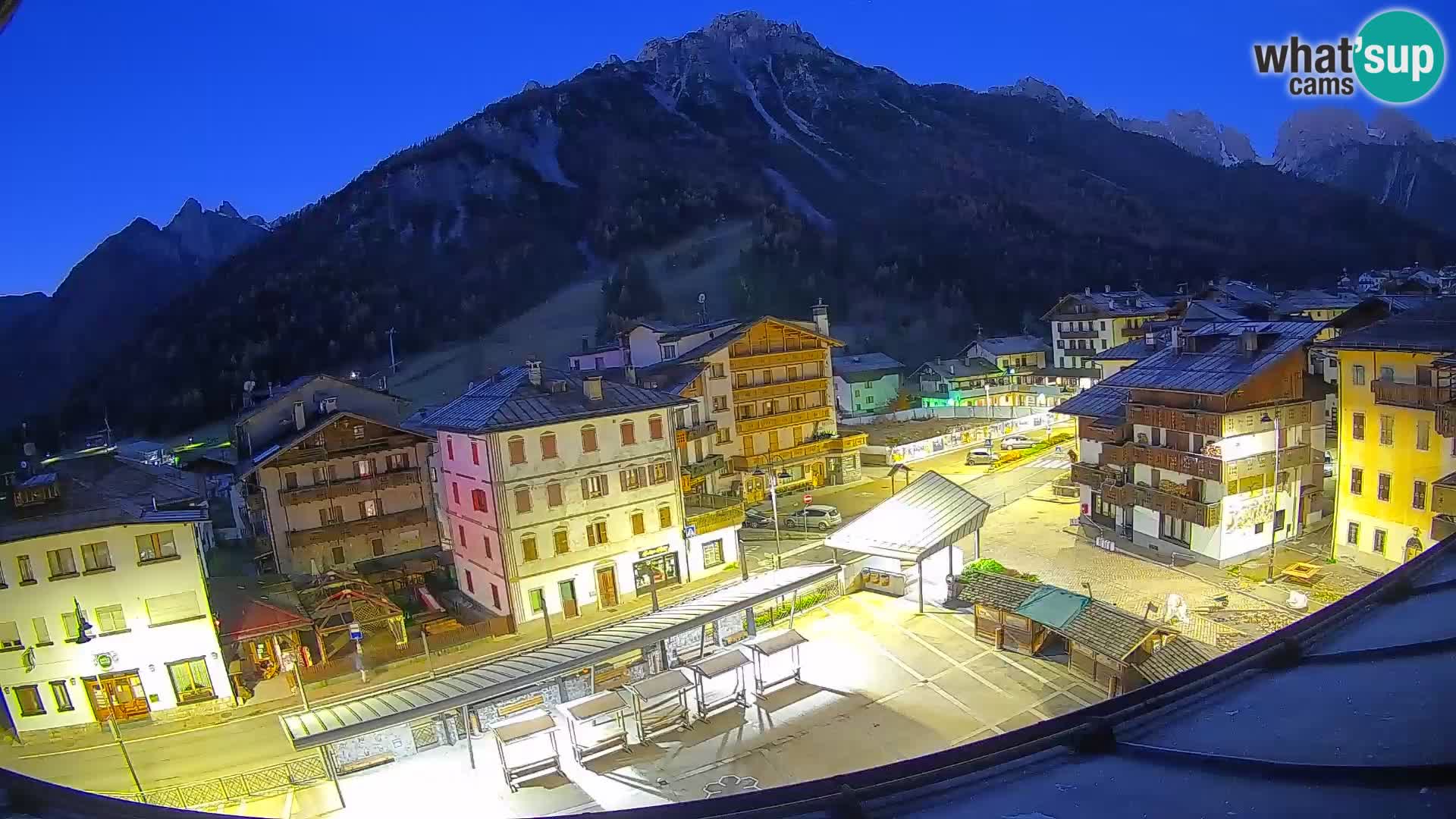 Plaza principal de Forni di Sopra