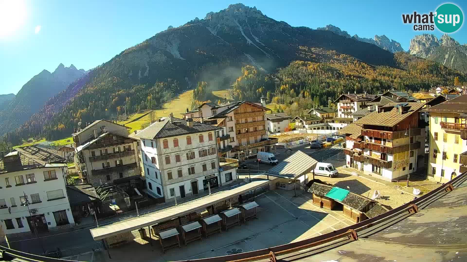 Piazza centrale di Forni di Sopra