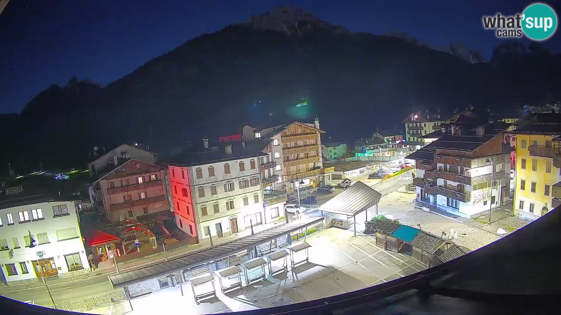 Piazza centrale di Forni di Sopra