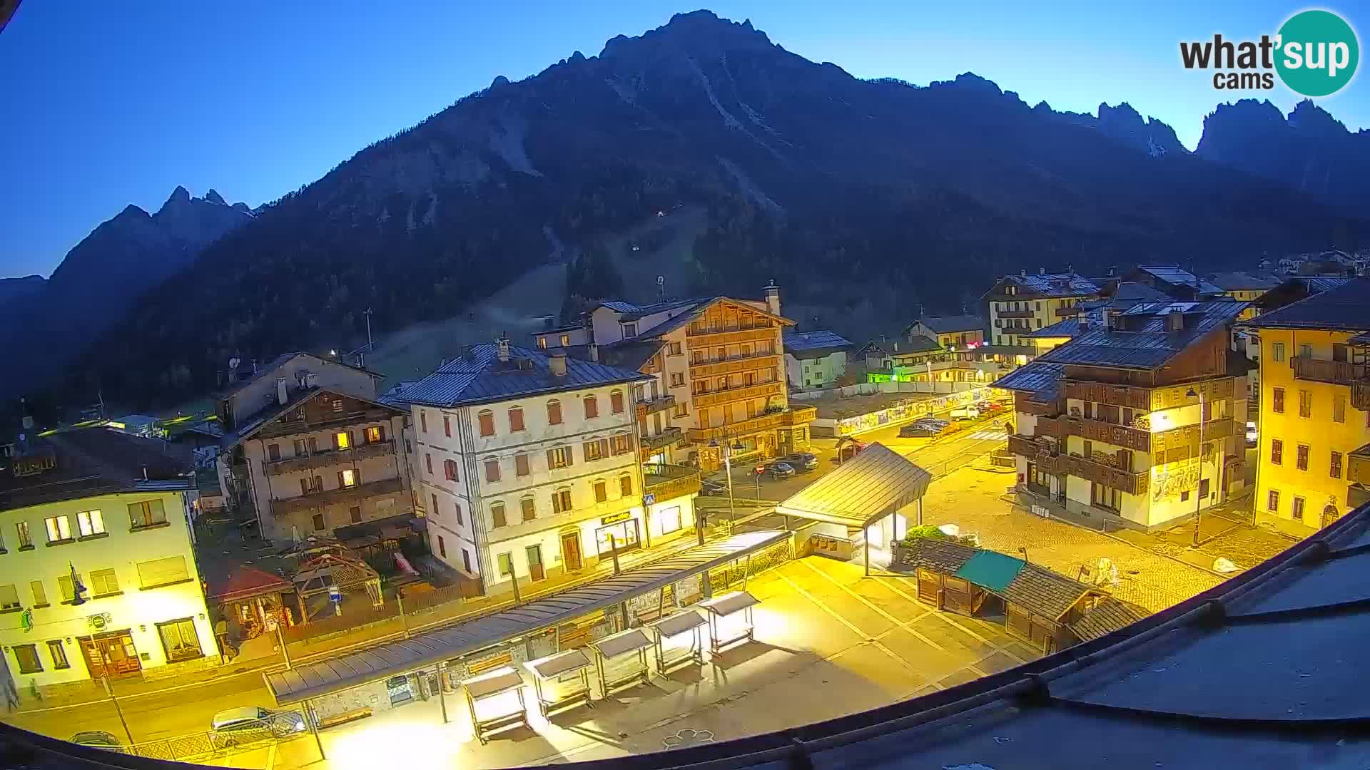 Piazza centrale di Forni di Sopra