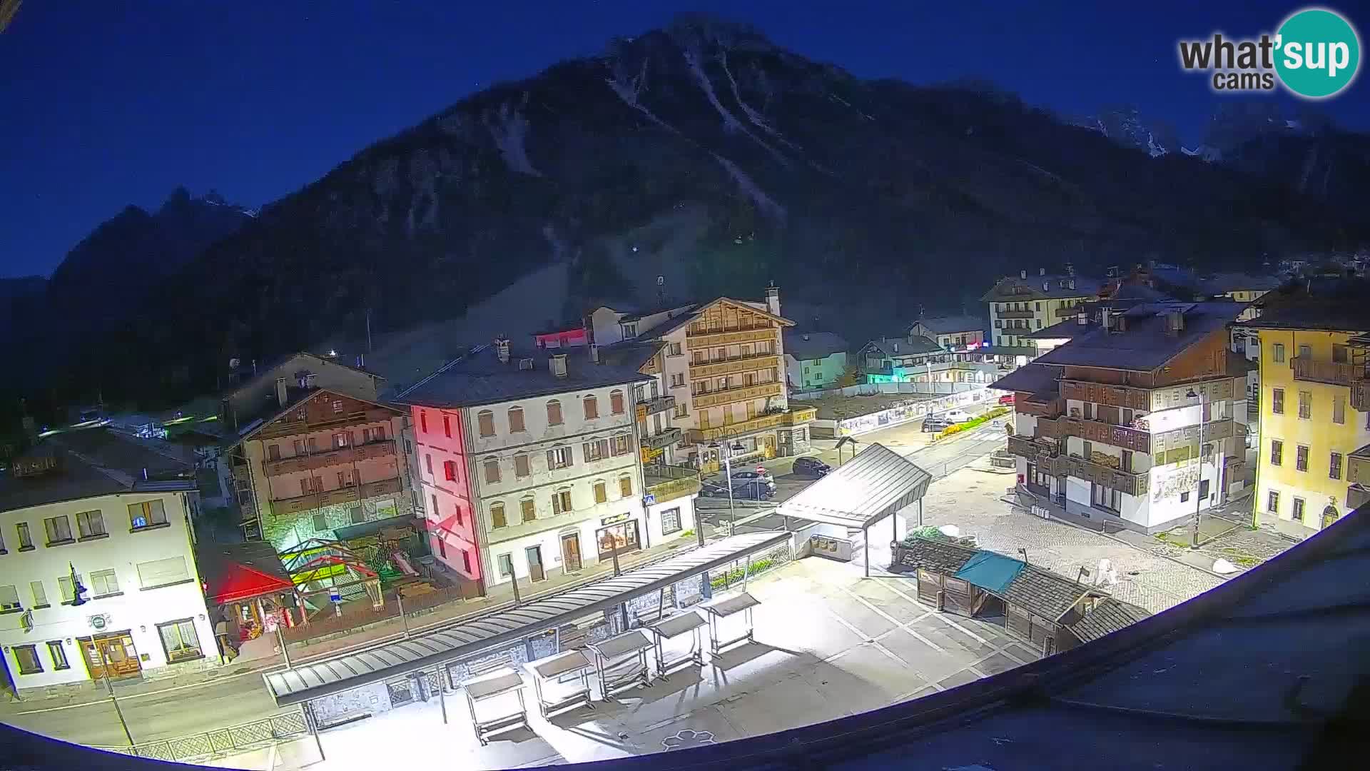 Hauptplatz von Forni di Sopra