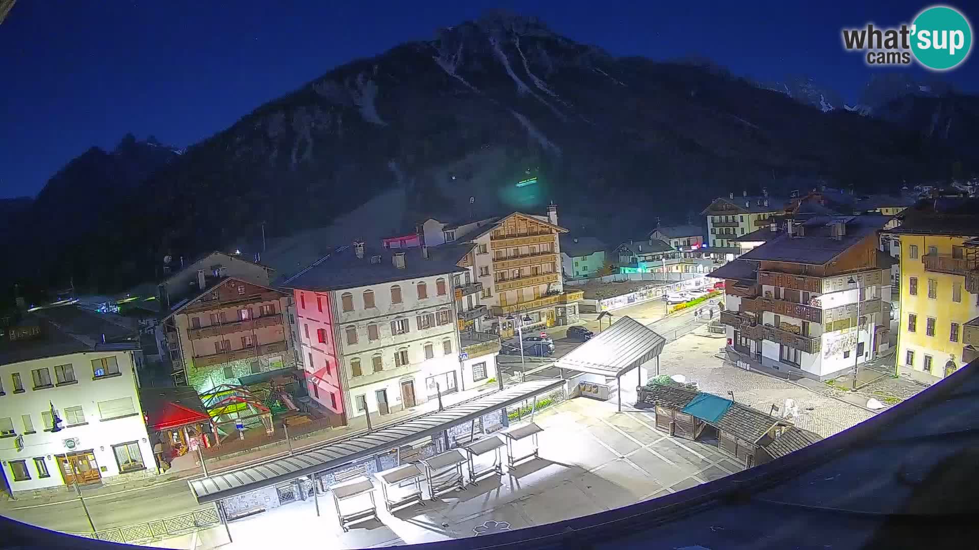 Hauptplatz von Forni di Sopra