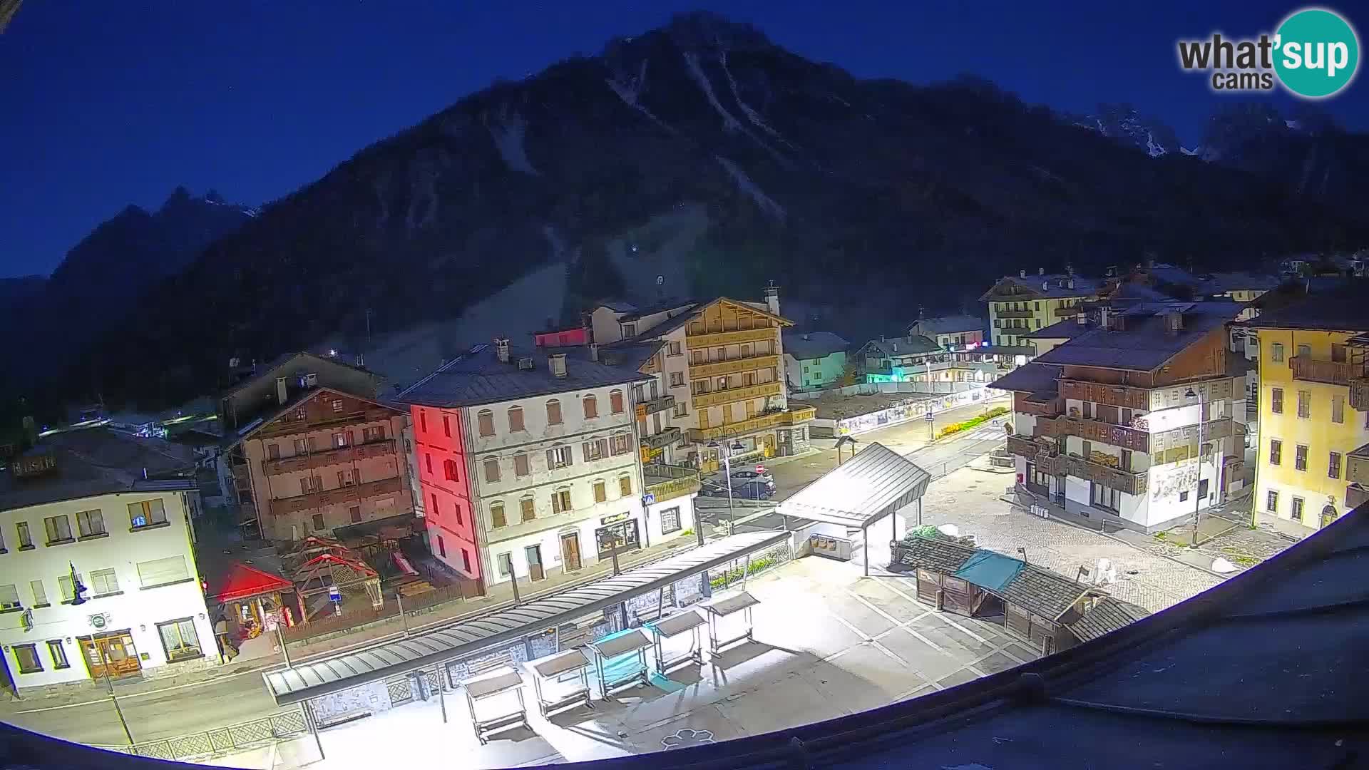 Hauptplatz von Forni di Sopra