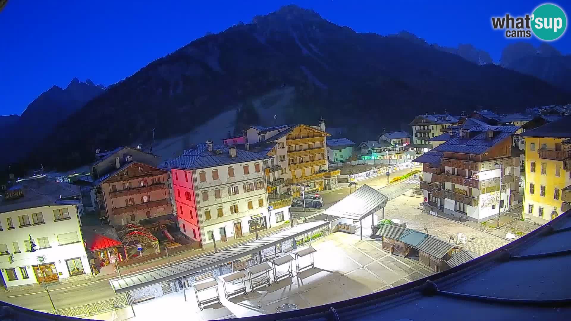 Piazza centrale di Forni di Sopra