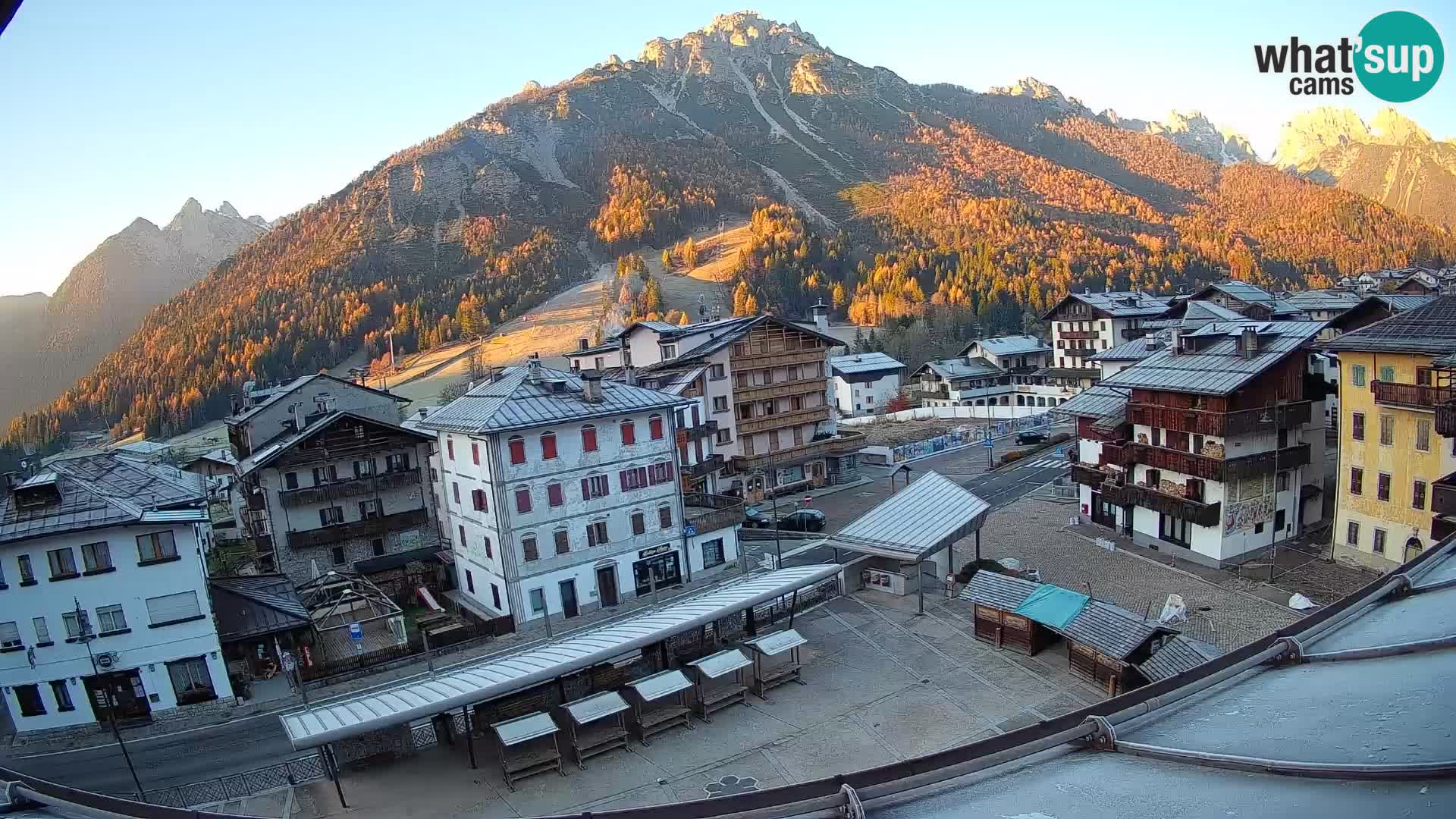 Piazza centrale di Forni di Sopra