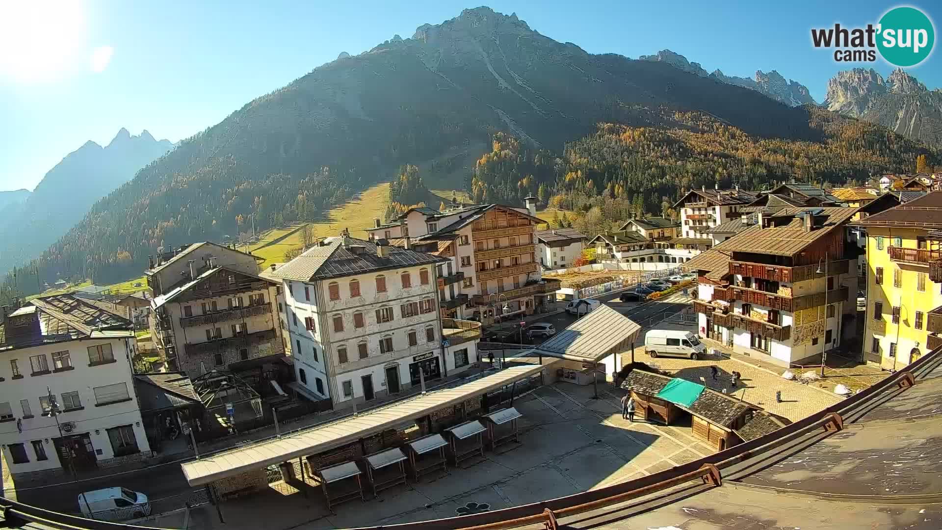Piazza centrale di Forni di Sopra