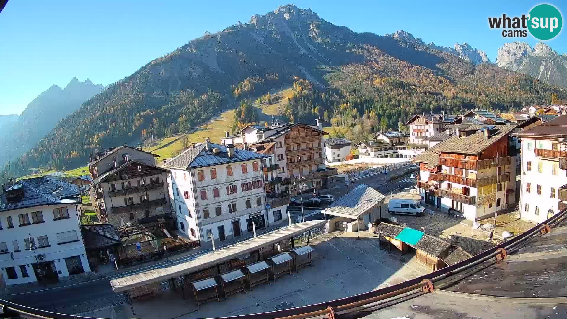 Plaza principal de Forni di Sopra
