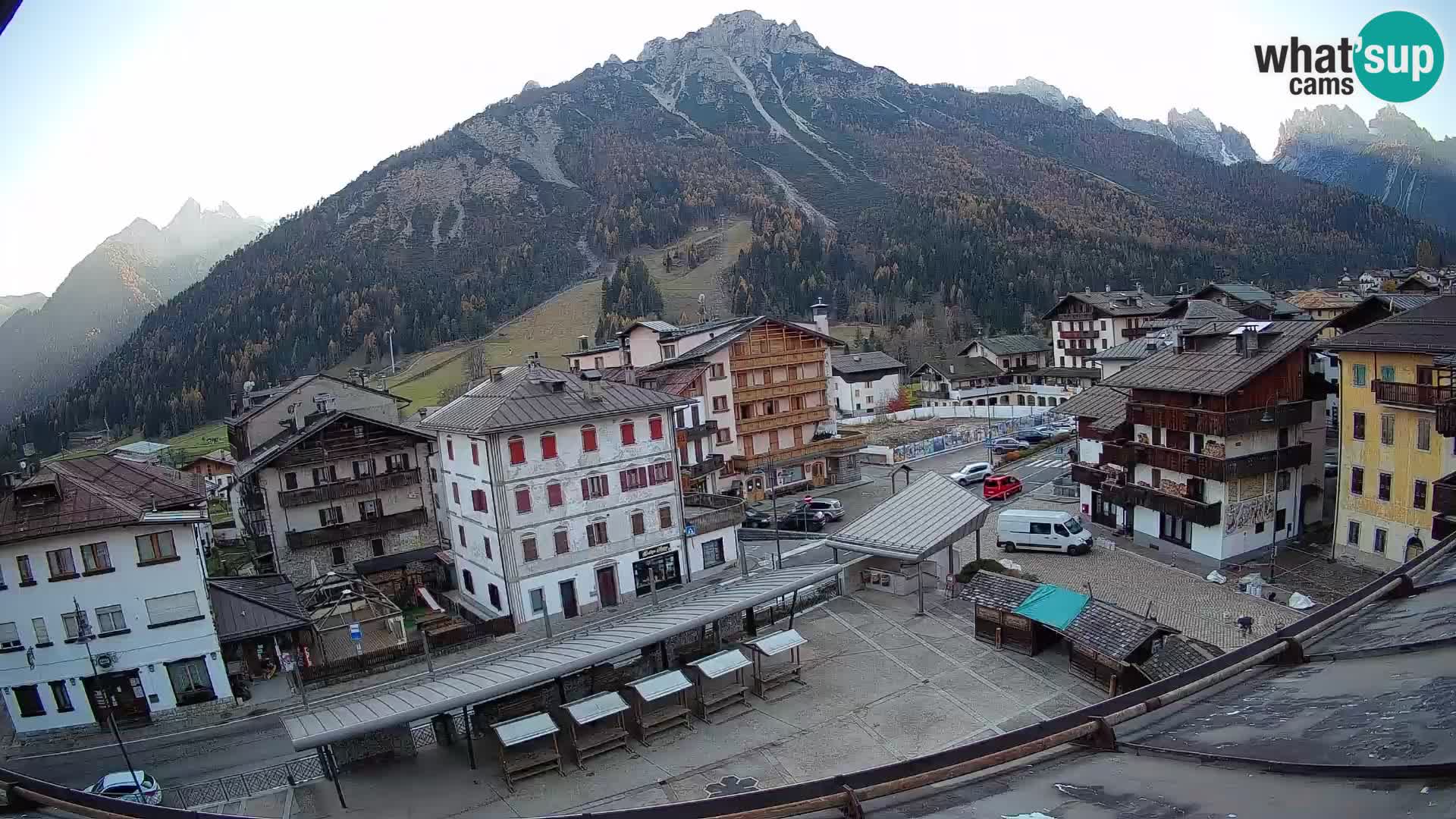 Piazza centrale di Forni di Sopra