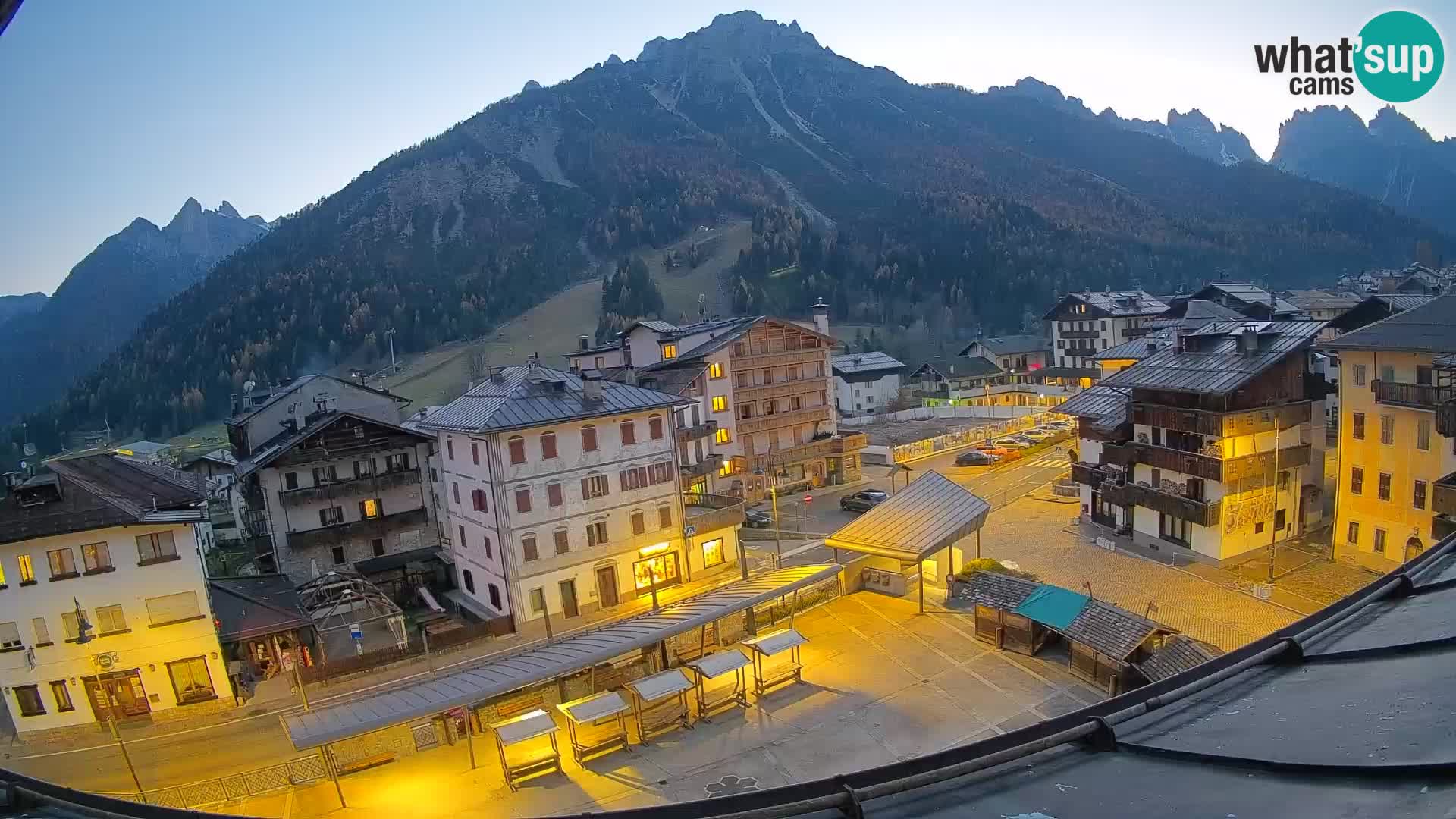 Piazza centrale di Forni di Sopra