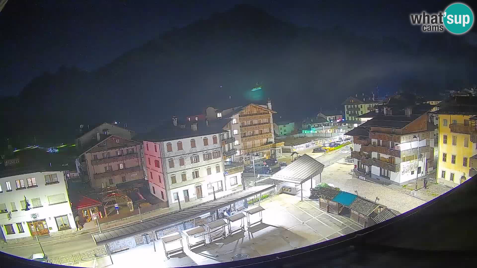 Plaza principal de Forni di Sopra