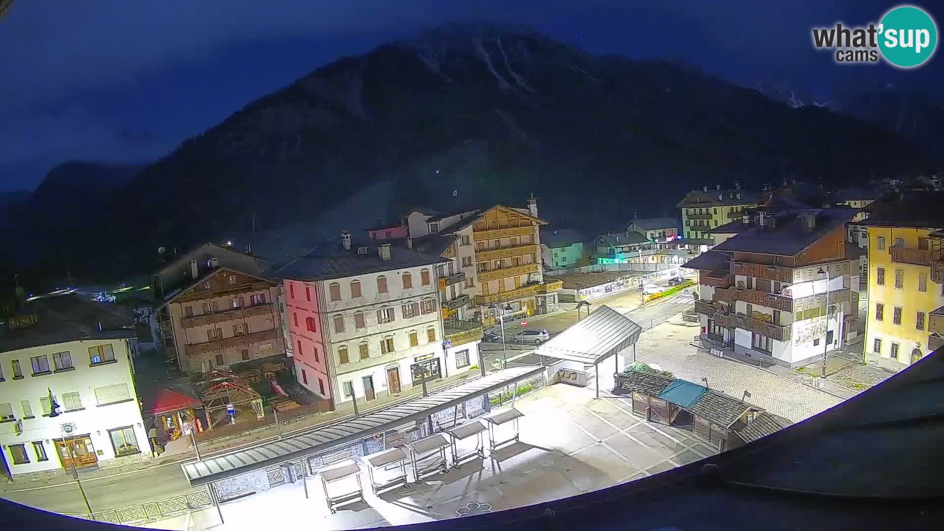 Hauptplatz von Forni di Sopra