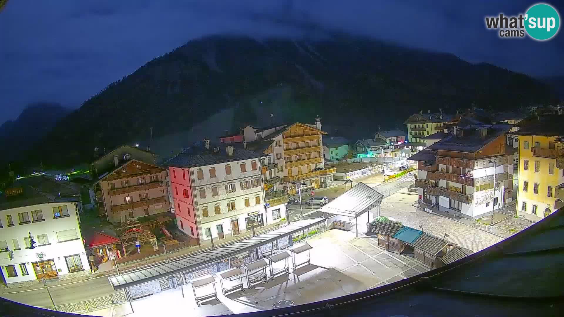 Plaza principal de Forni di Sopra