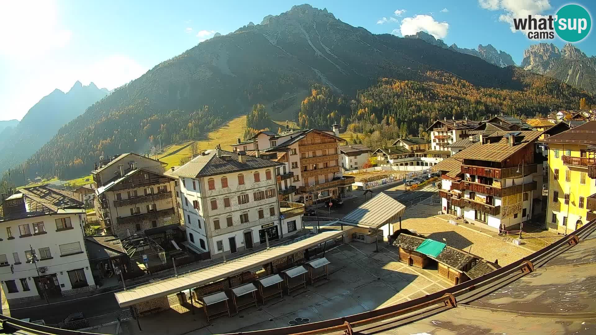 Plaza principal de Forni di Sopra