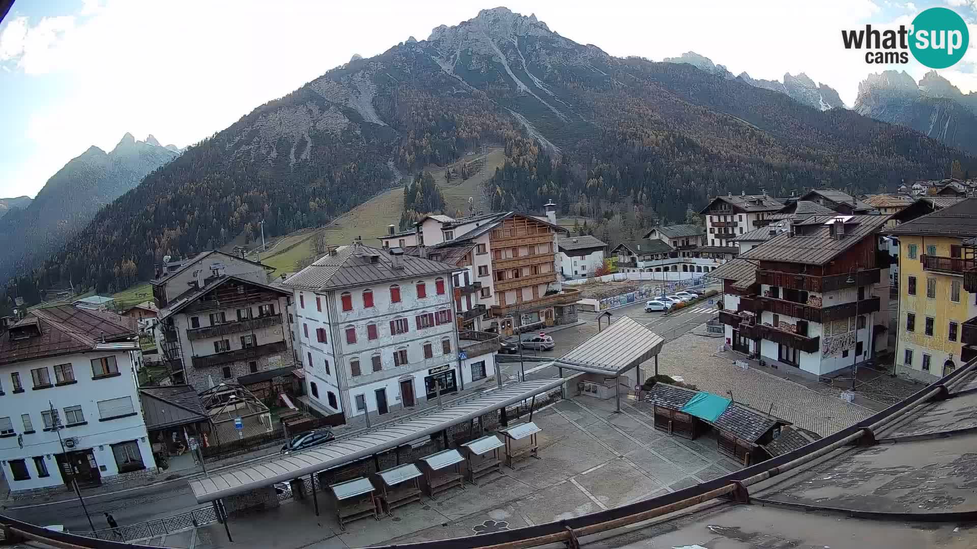 Plaza principal de Forni di Sopra