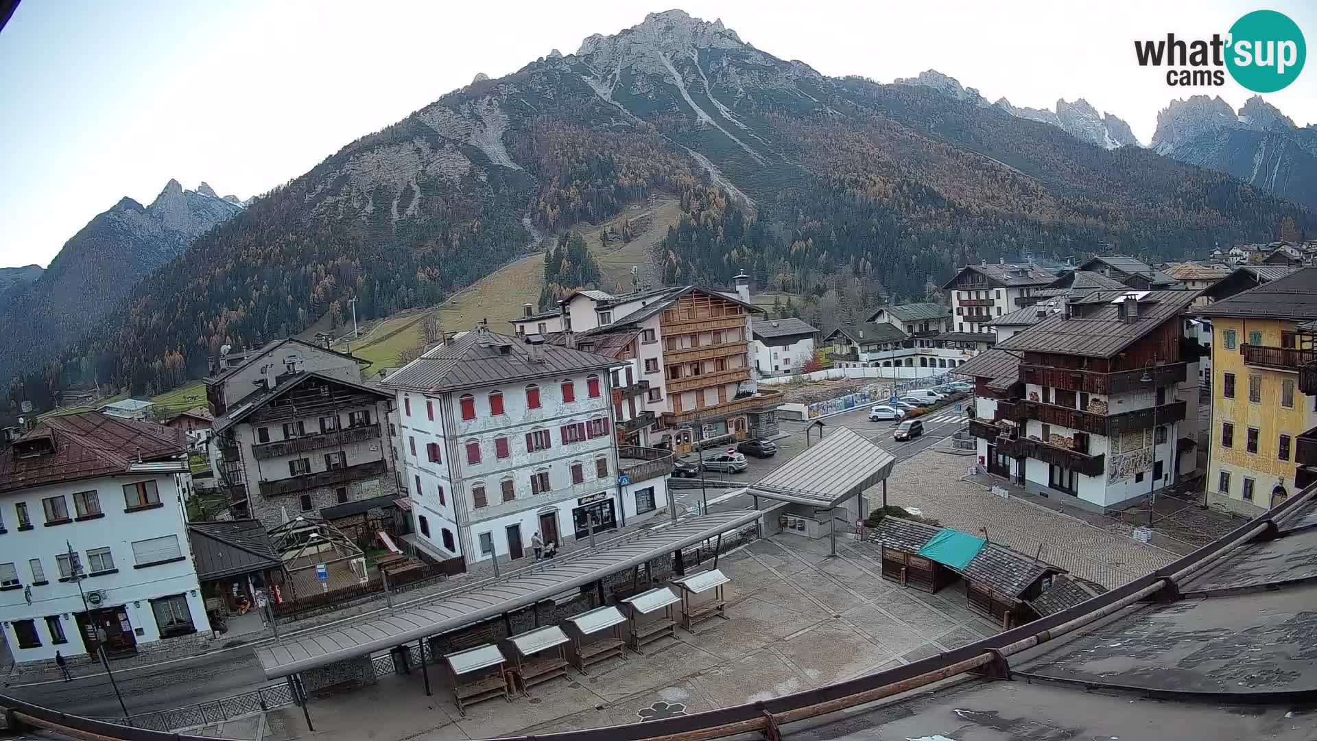 Piazza centrale di Forni di Sopra