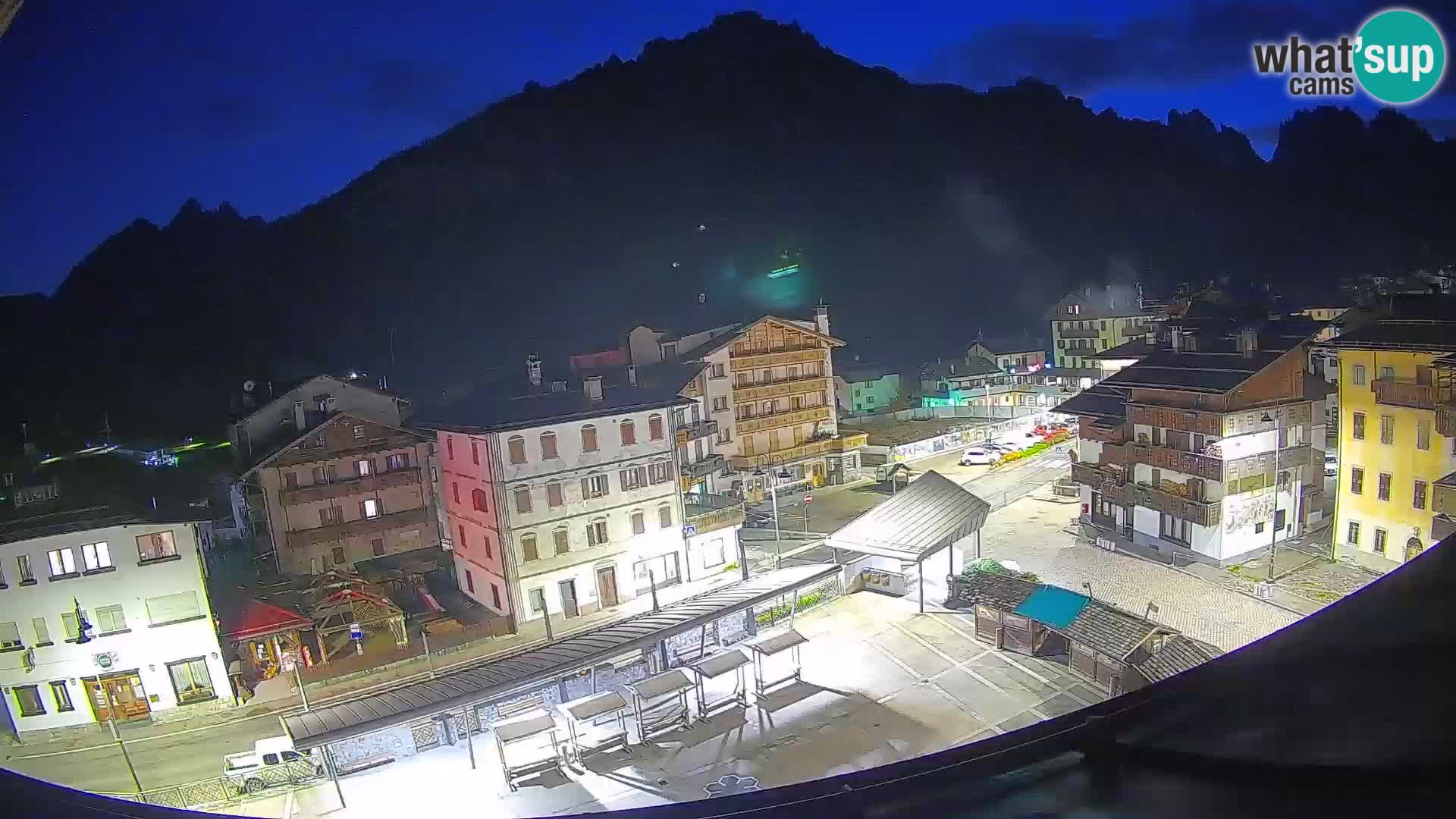 Plaza principal de Forni di Sopra