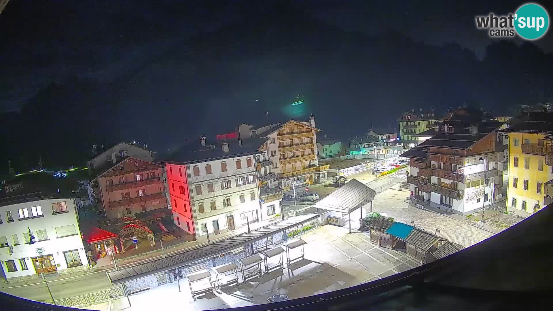 Plaza principal de Forni di Sopra