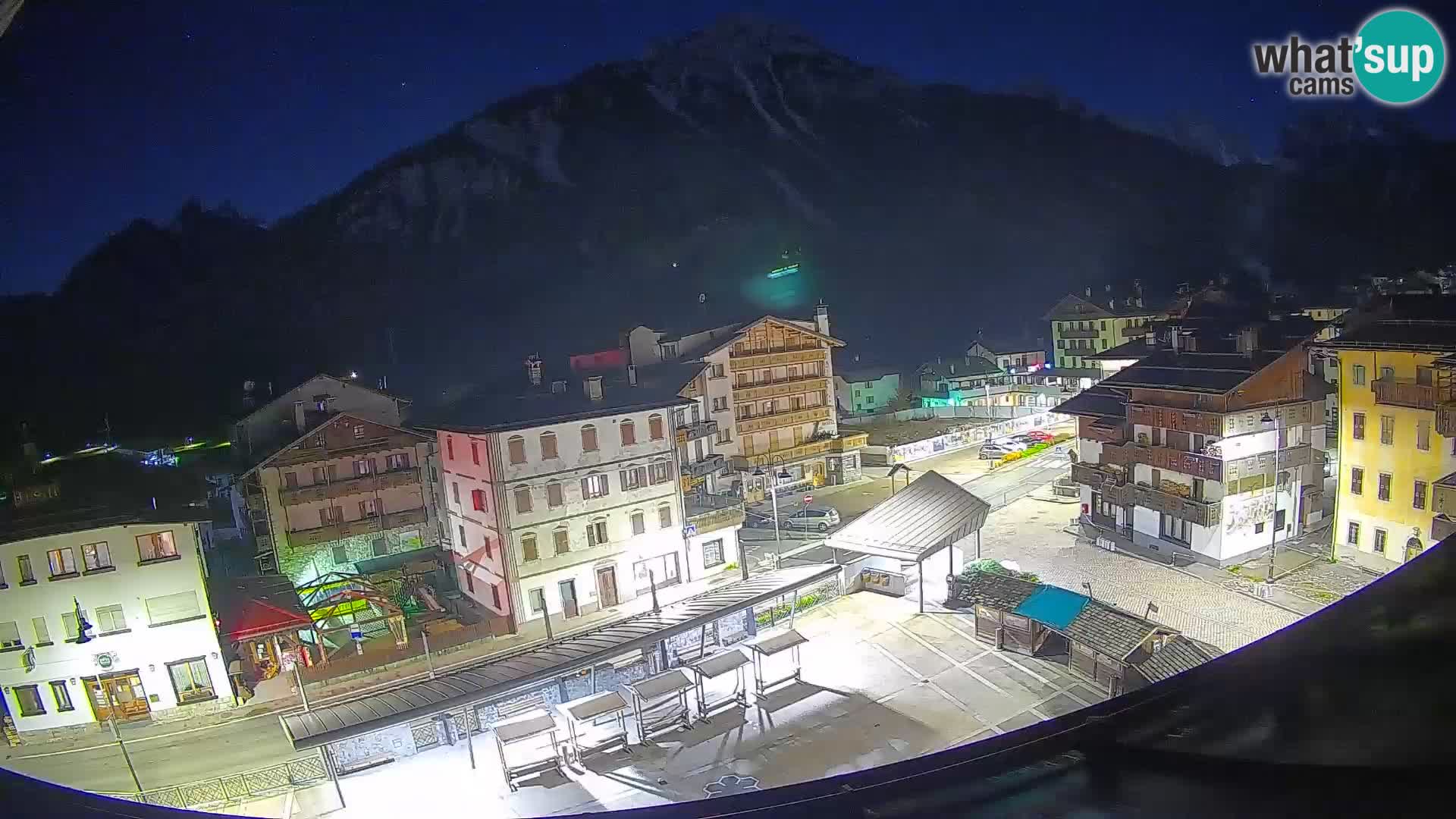 Plaza principal de Forni di Sopra