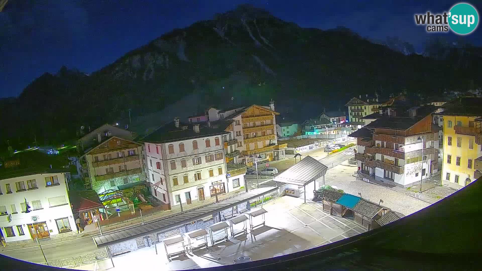 Plaza principal de Forni di Sopra