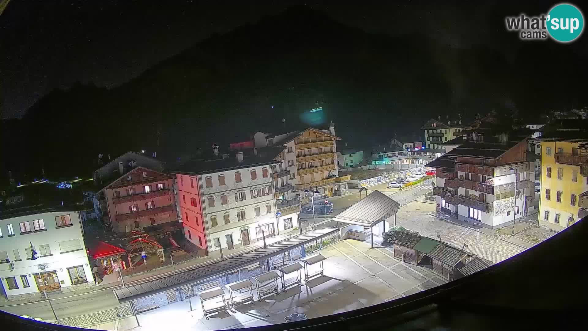 Plaza principal de Forni di Sopra