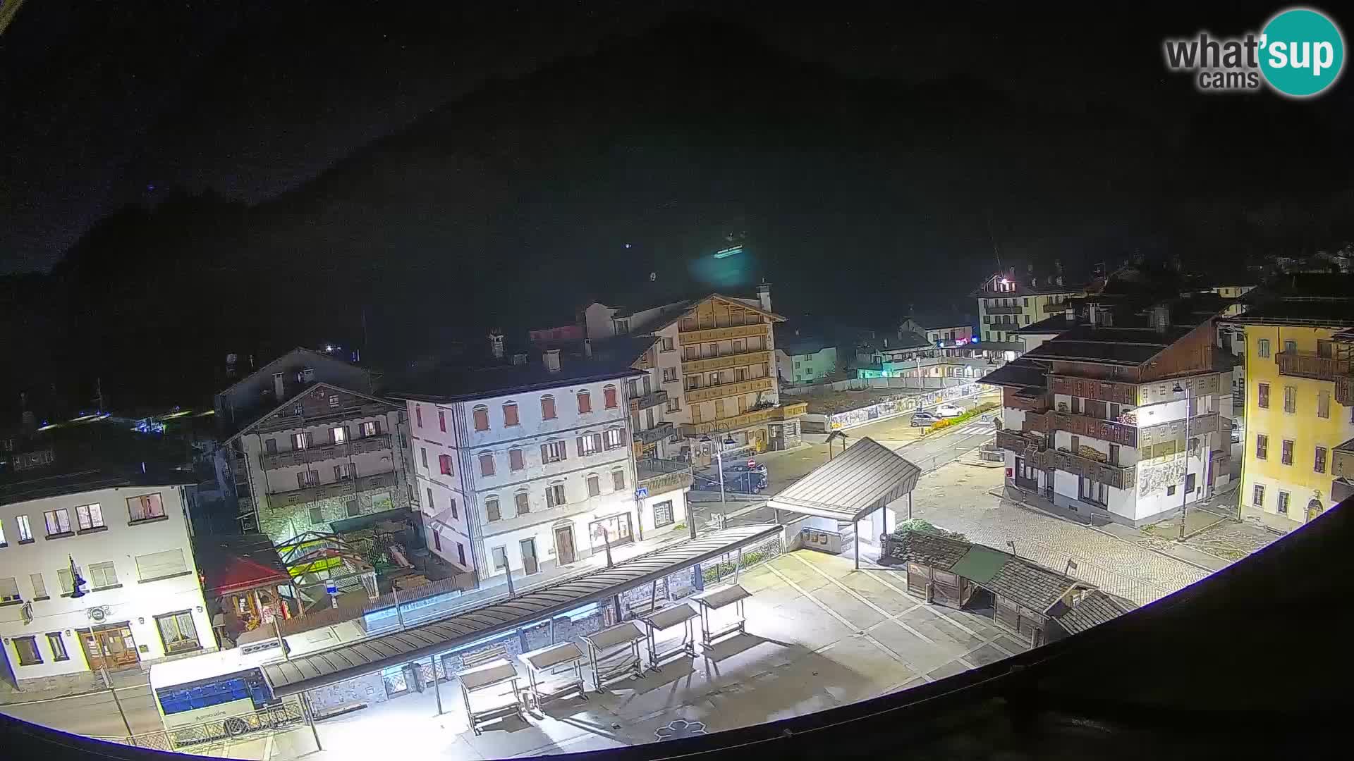 Plaza principal de Forni di Sopra