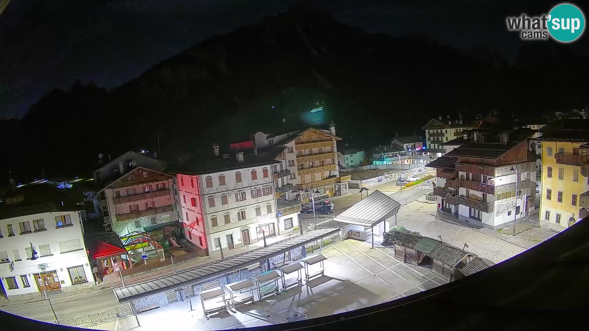 Hauptplatz von Forni di Sopra