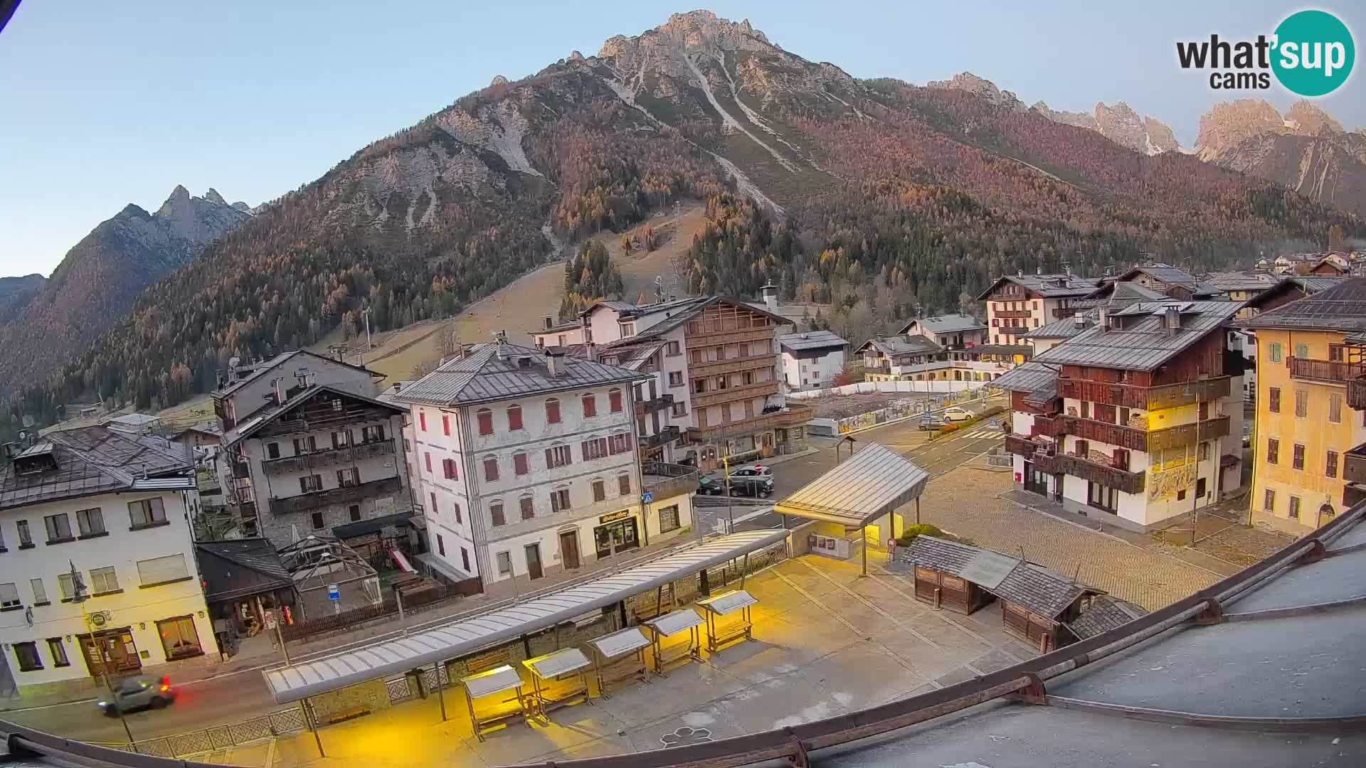 Piazza centrale di Forni di Sopra