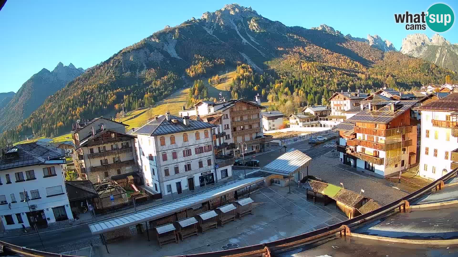Piazza centrale di Forni di Sopra