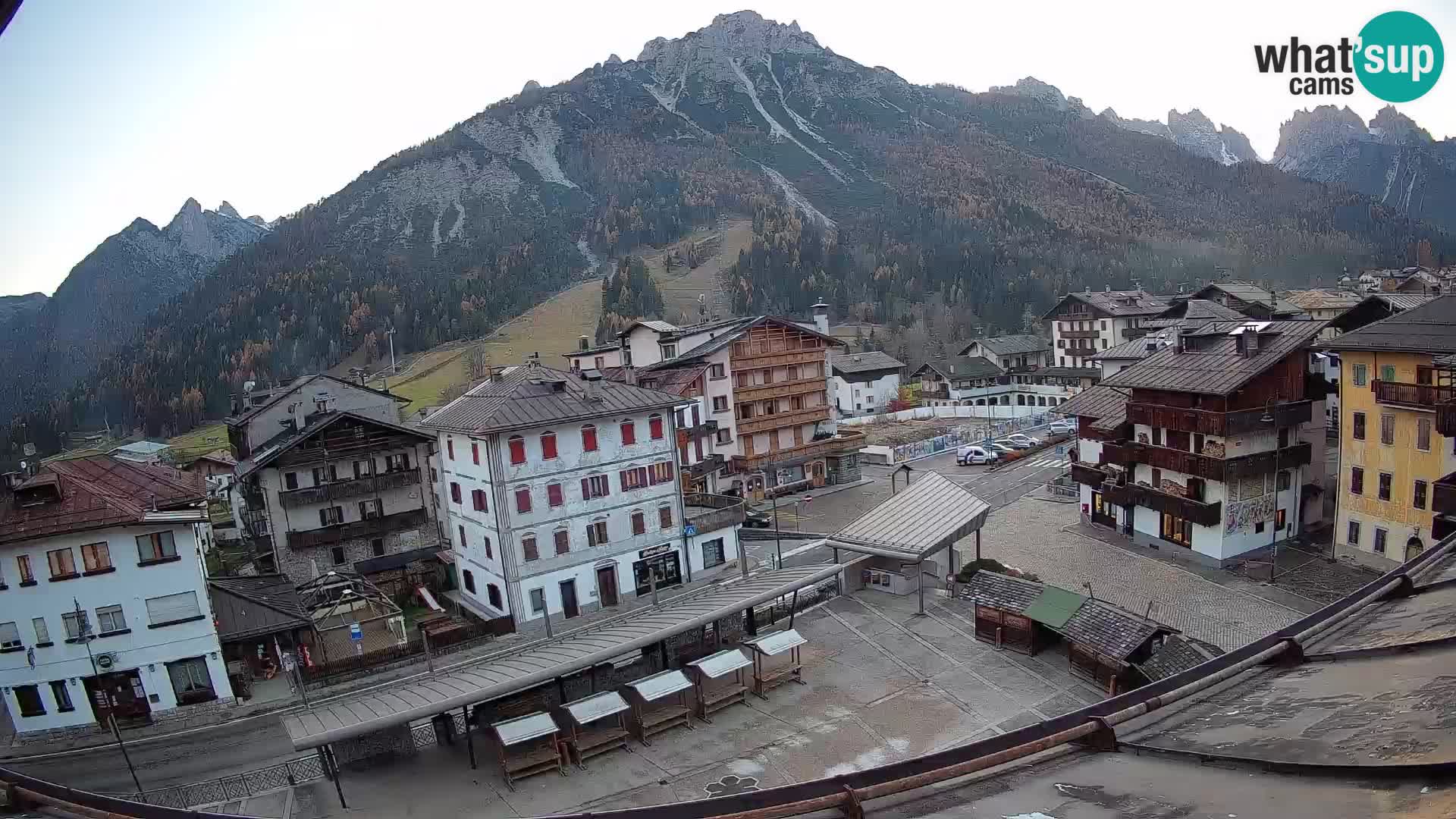 Piazza centrale di Forni di Sopra