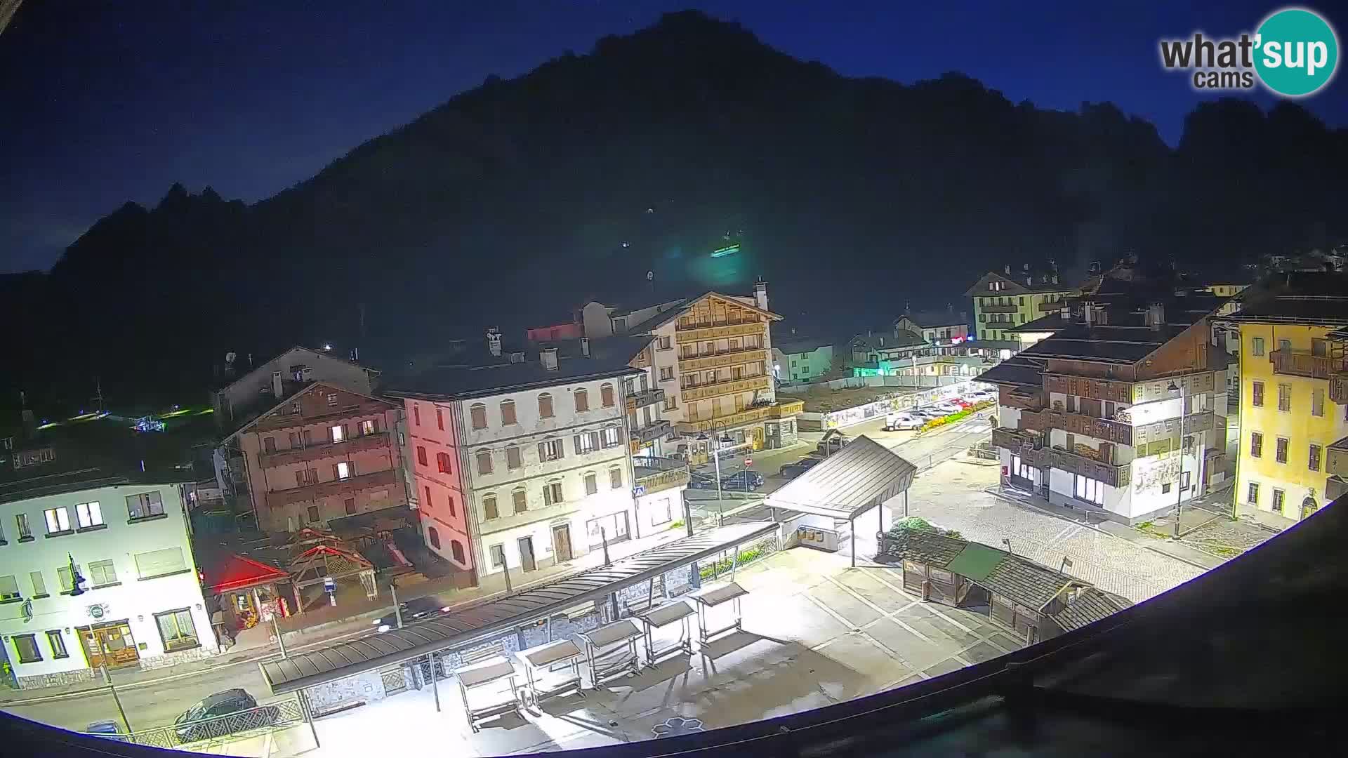 Piazza centrale di Forni di Sopra