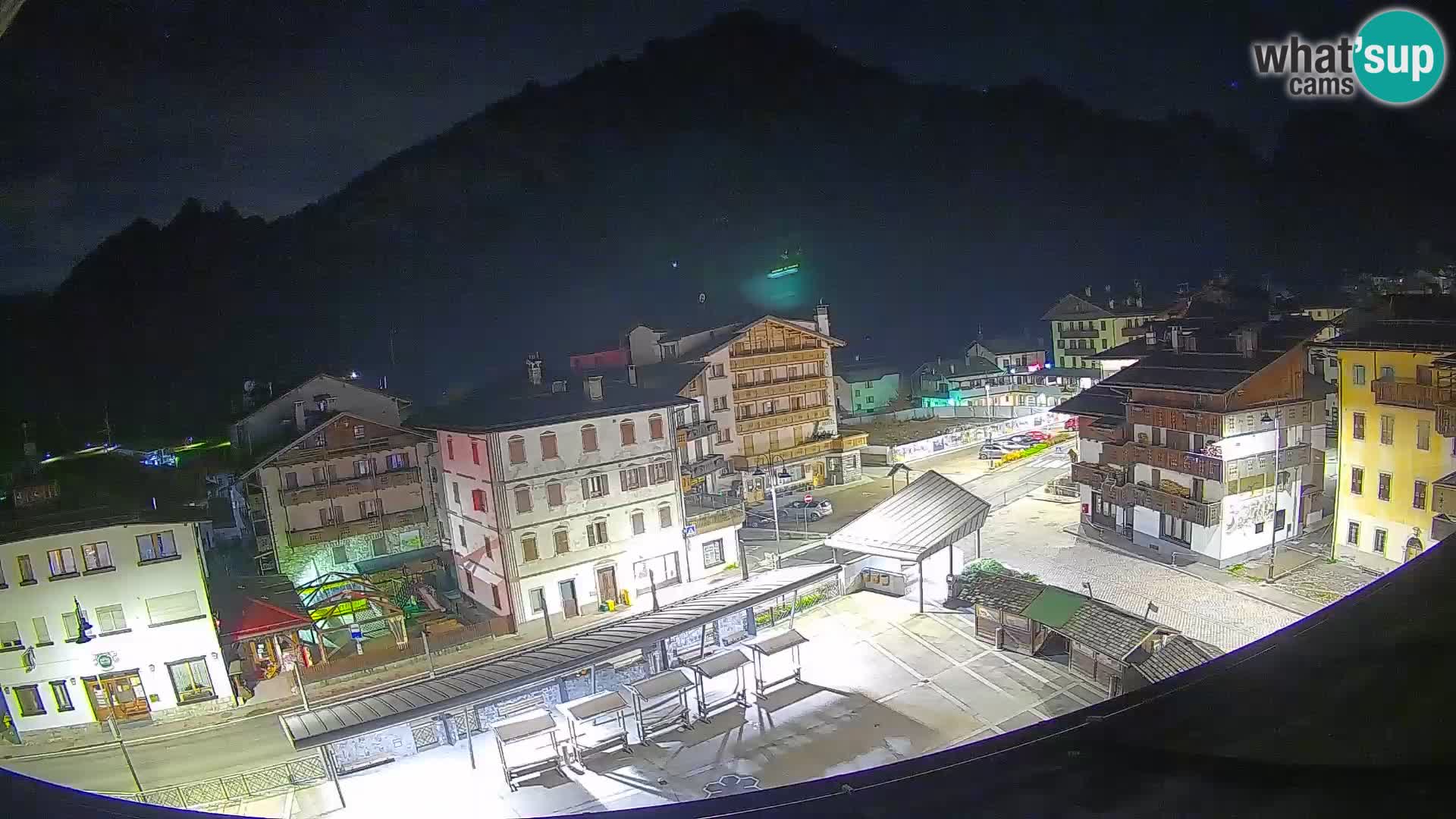 Piazza centrale di Forni di Sopra