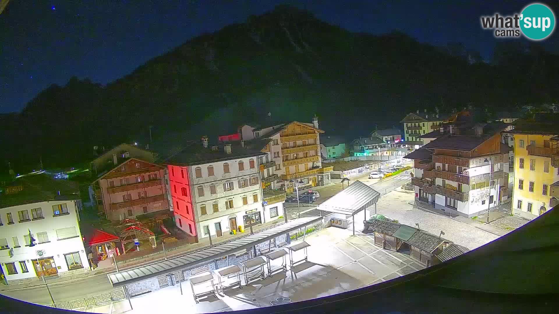 Piazza centrale di Forni di Sopra