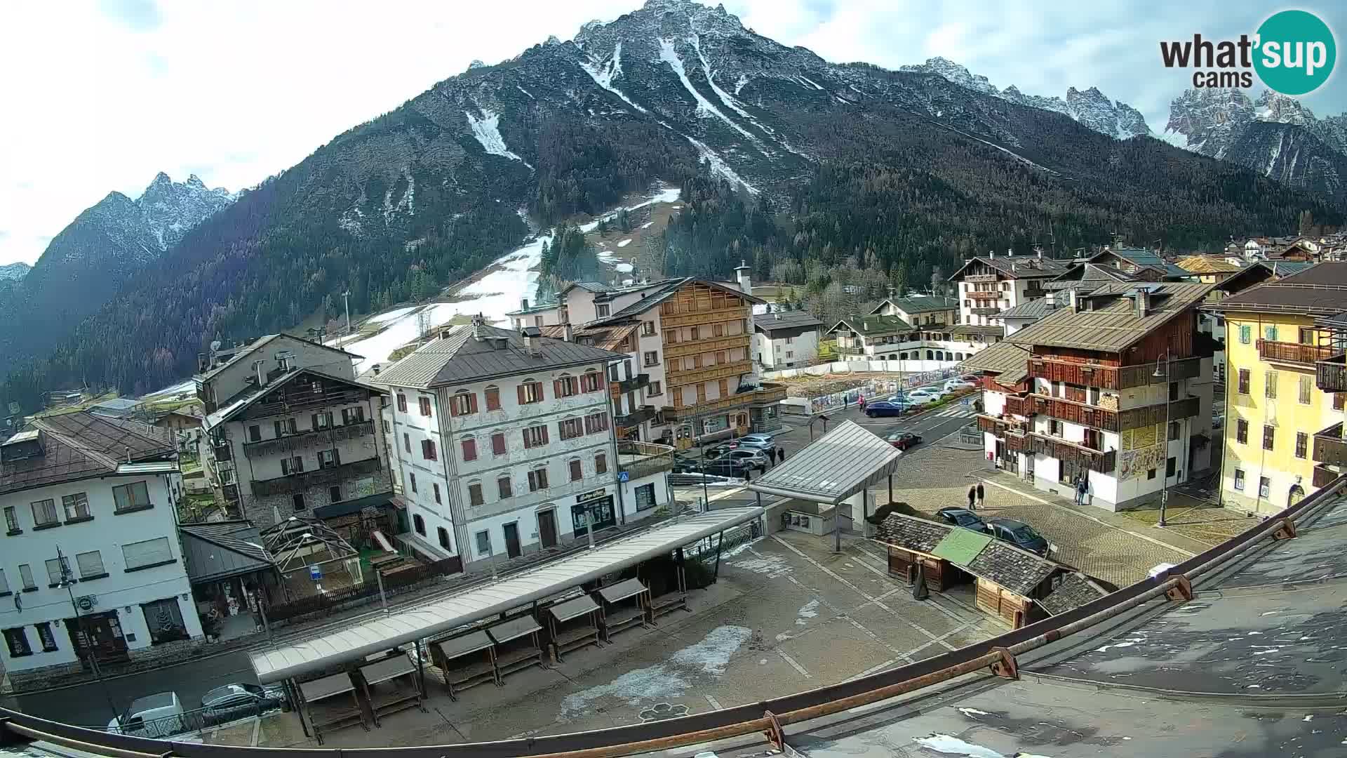 Plaza principal de Forni di Sopra