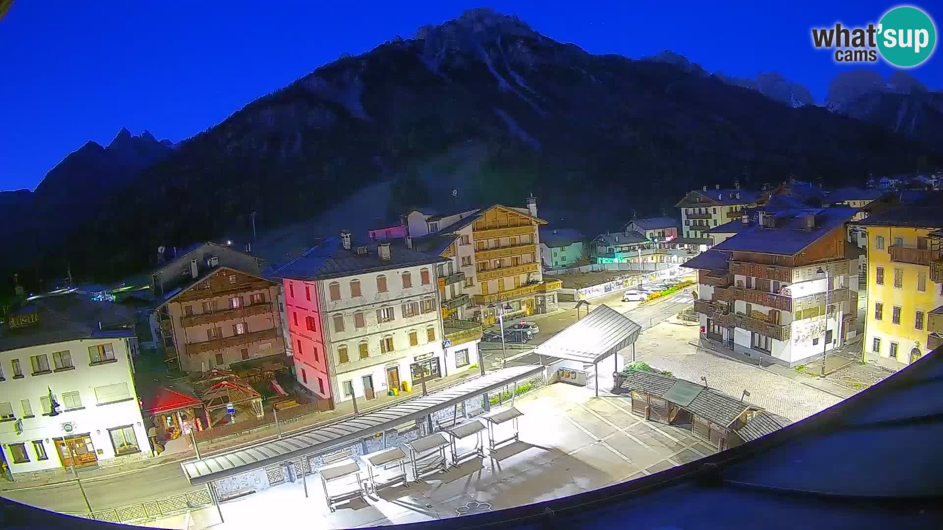 Plaza principal de Forni di Sopra