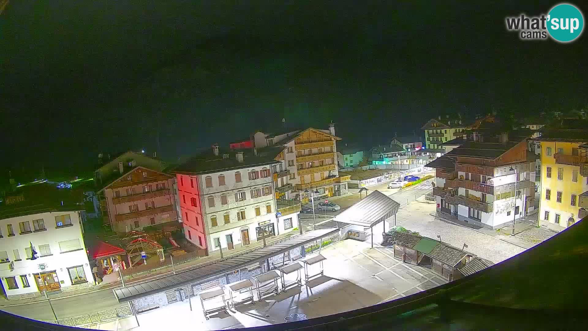 Piazza centrale di Forni di Sopra