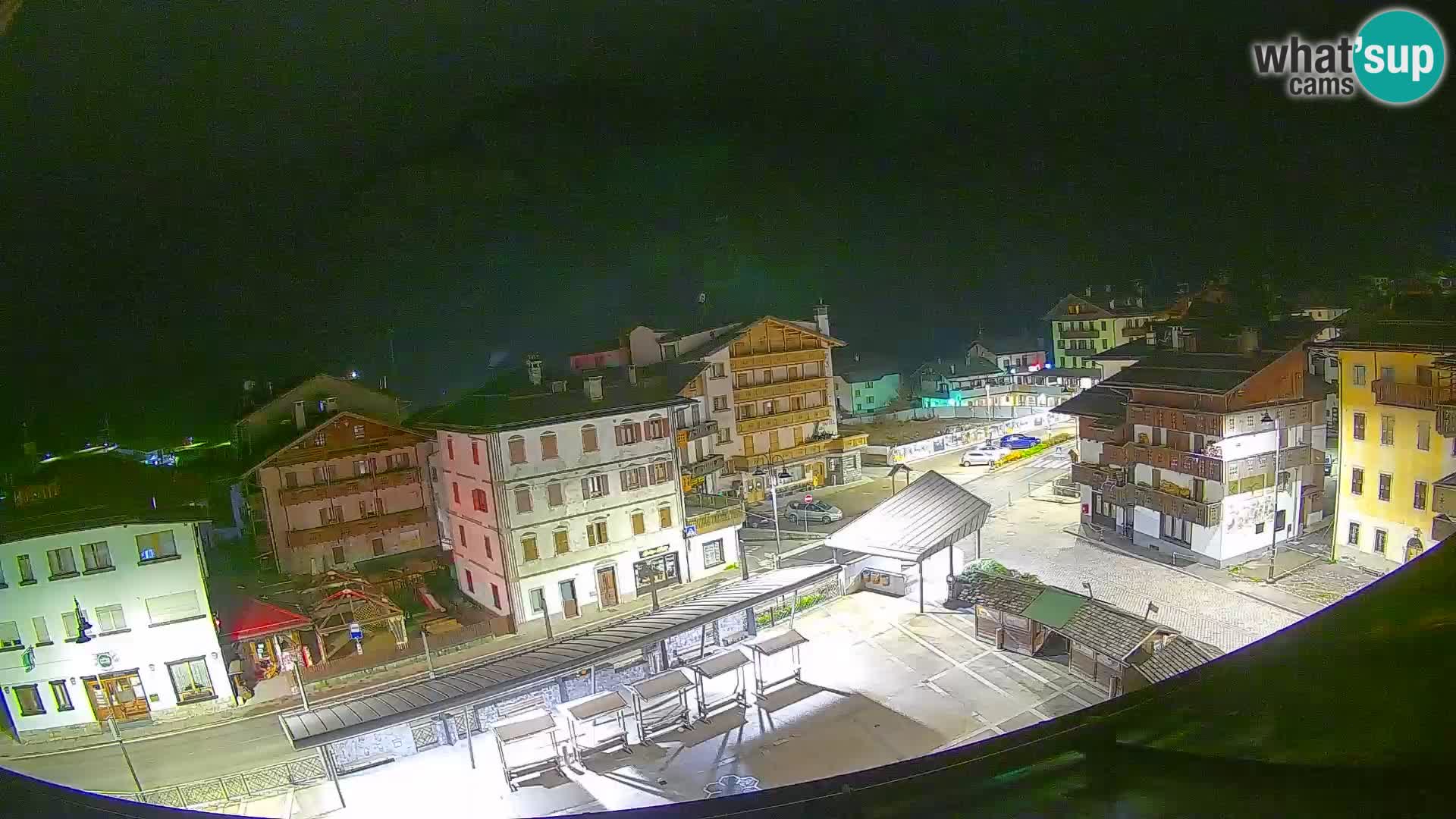 Plaza principal de Forni di Sopra