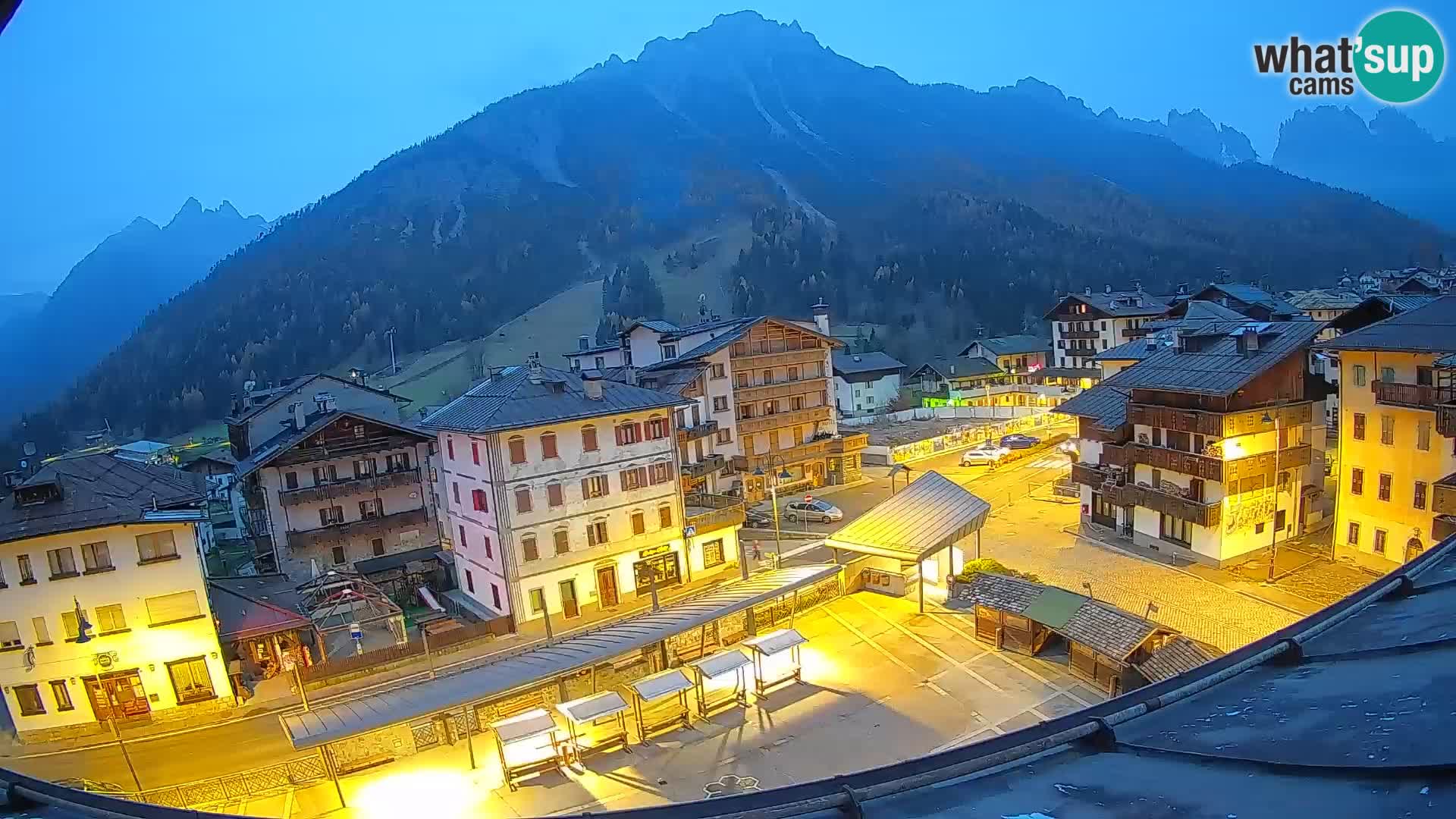 Plaza principal de Forni di Sopra