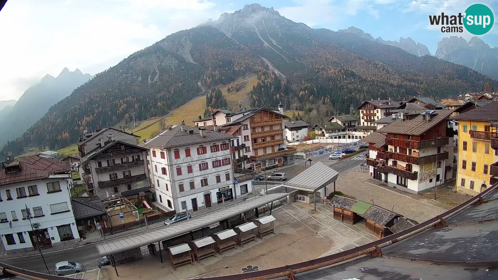 Piazza centrale di Forni di Sopra