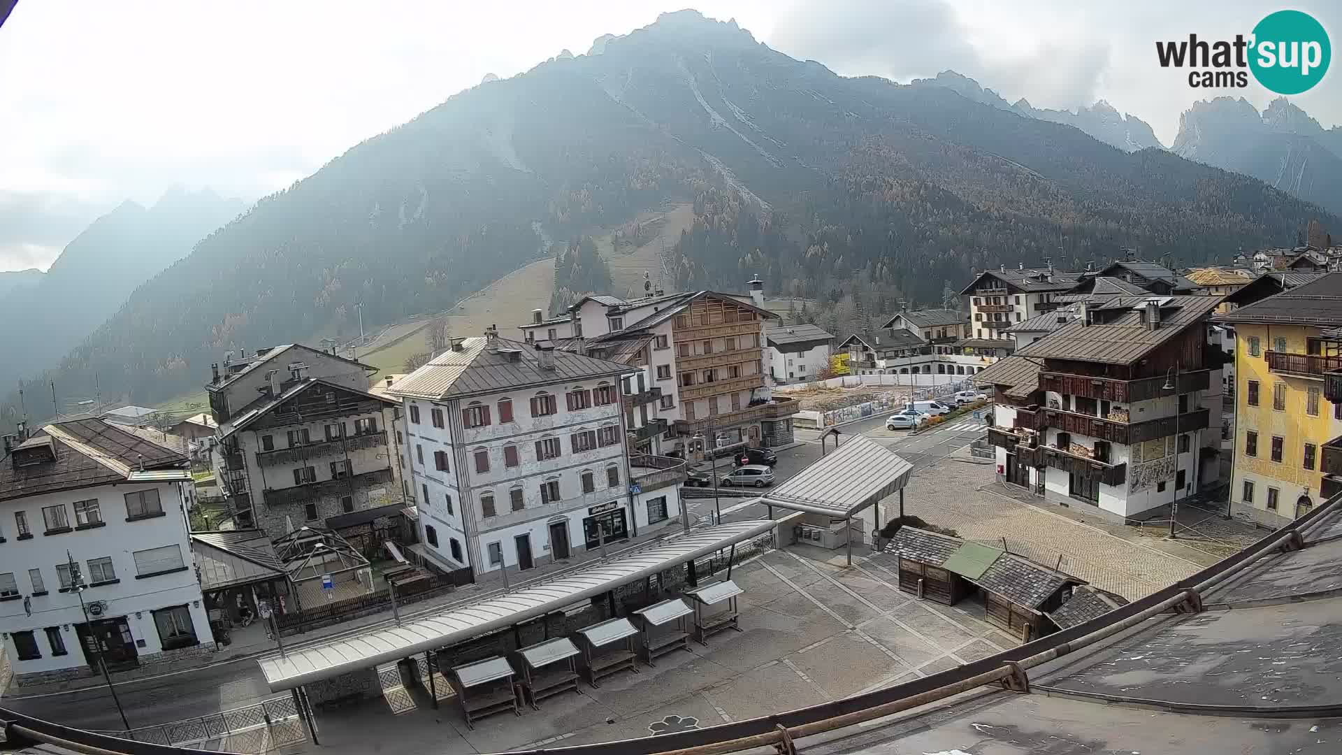 Piazza centrale di Forni di Sopra