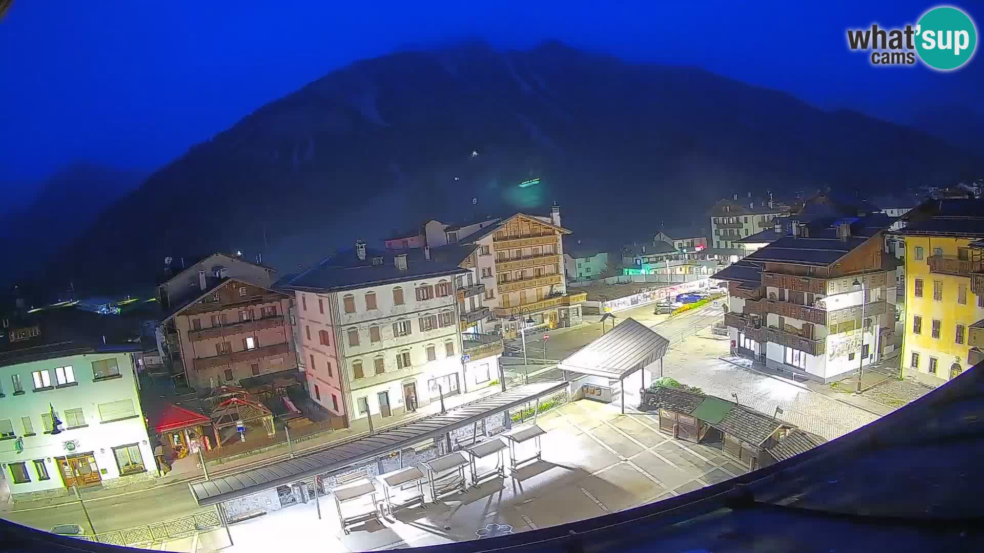 Piazza centrale di Forni di Sopra