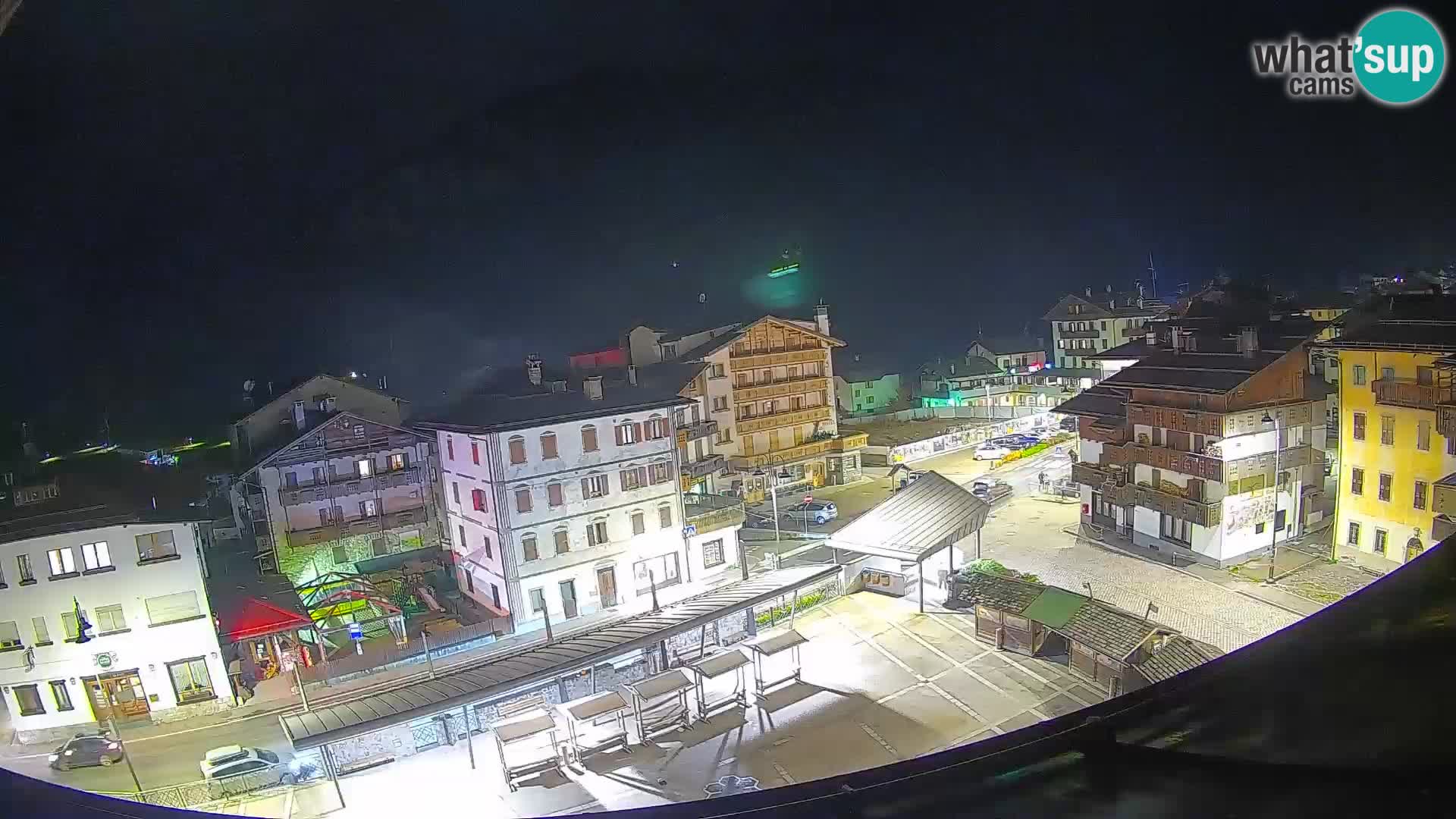 Piazza centrale di Forni di Sopra