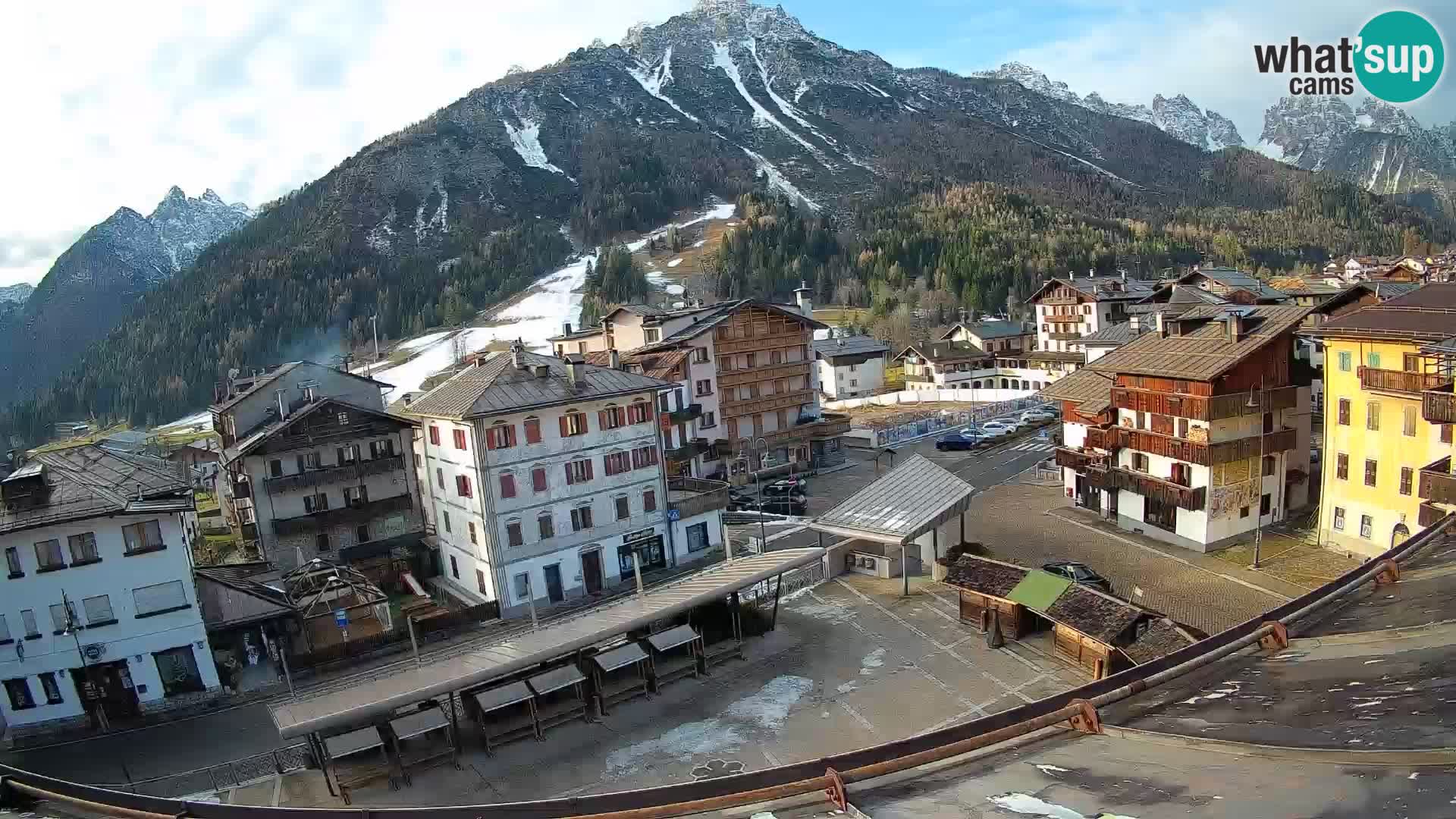 Plaza principal de Forni di Sopra