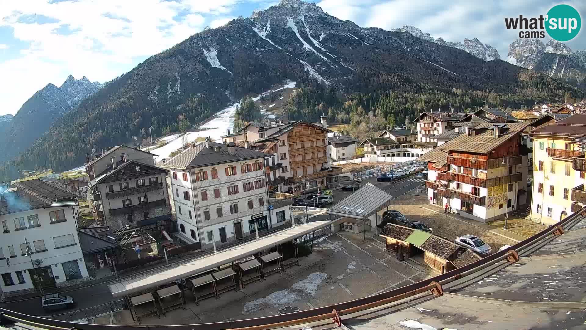 Piazza centrale di Forni di Sopra