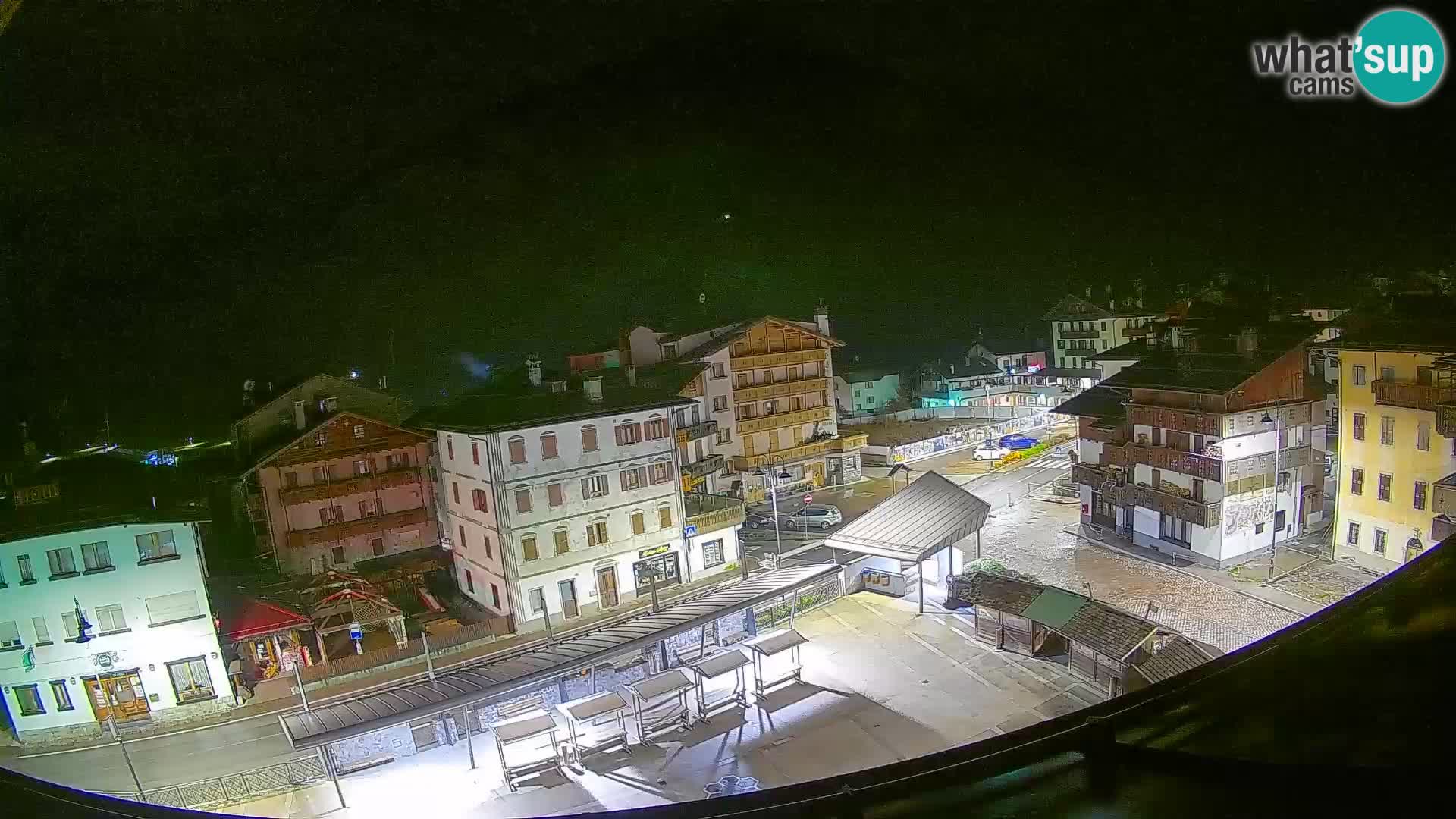 Plaza principal de Forni di Sopra