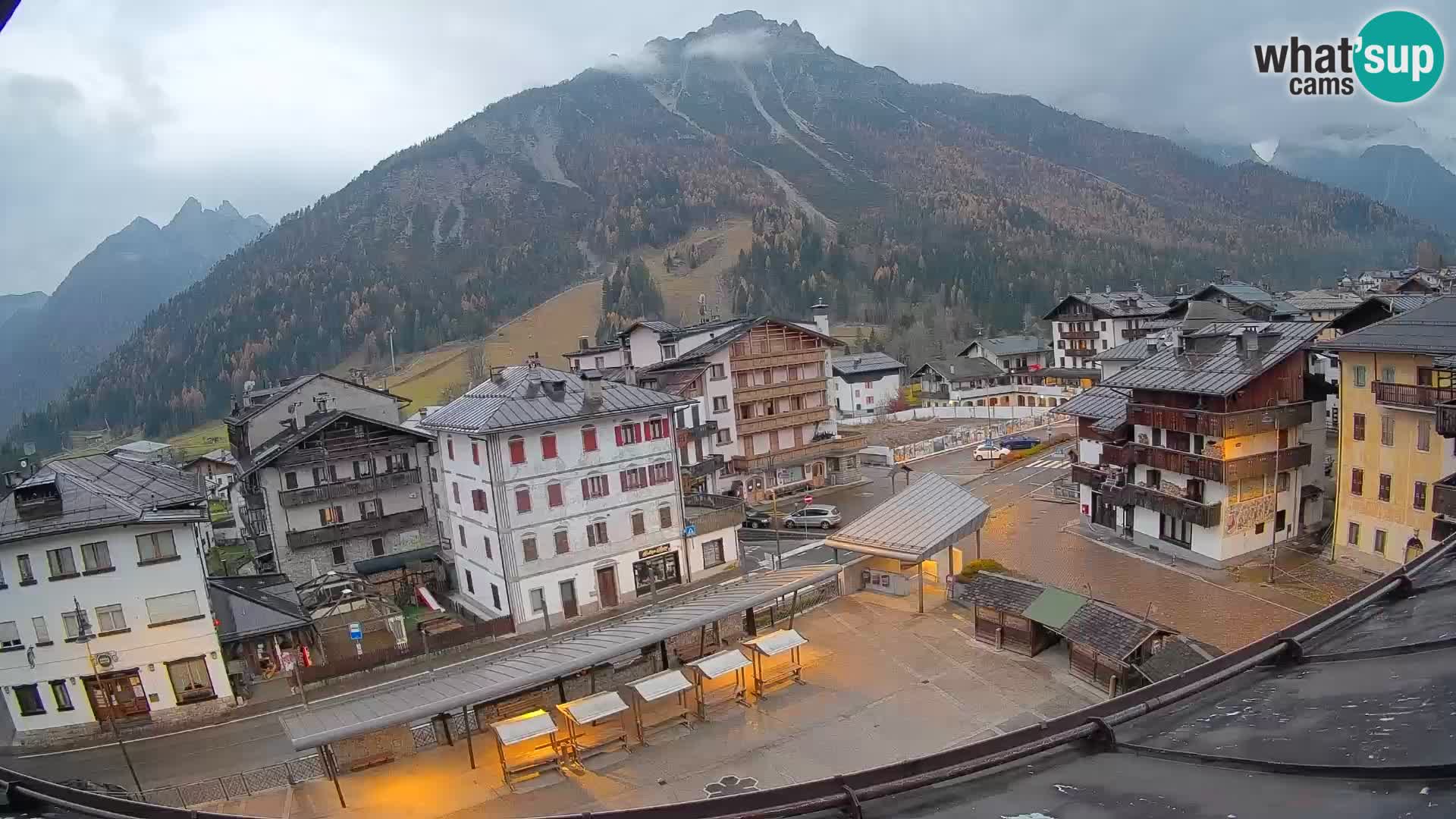 Plaza principal de Forni di Sopra