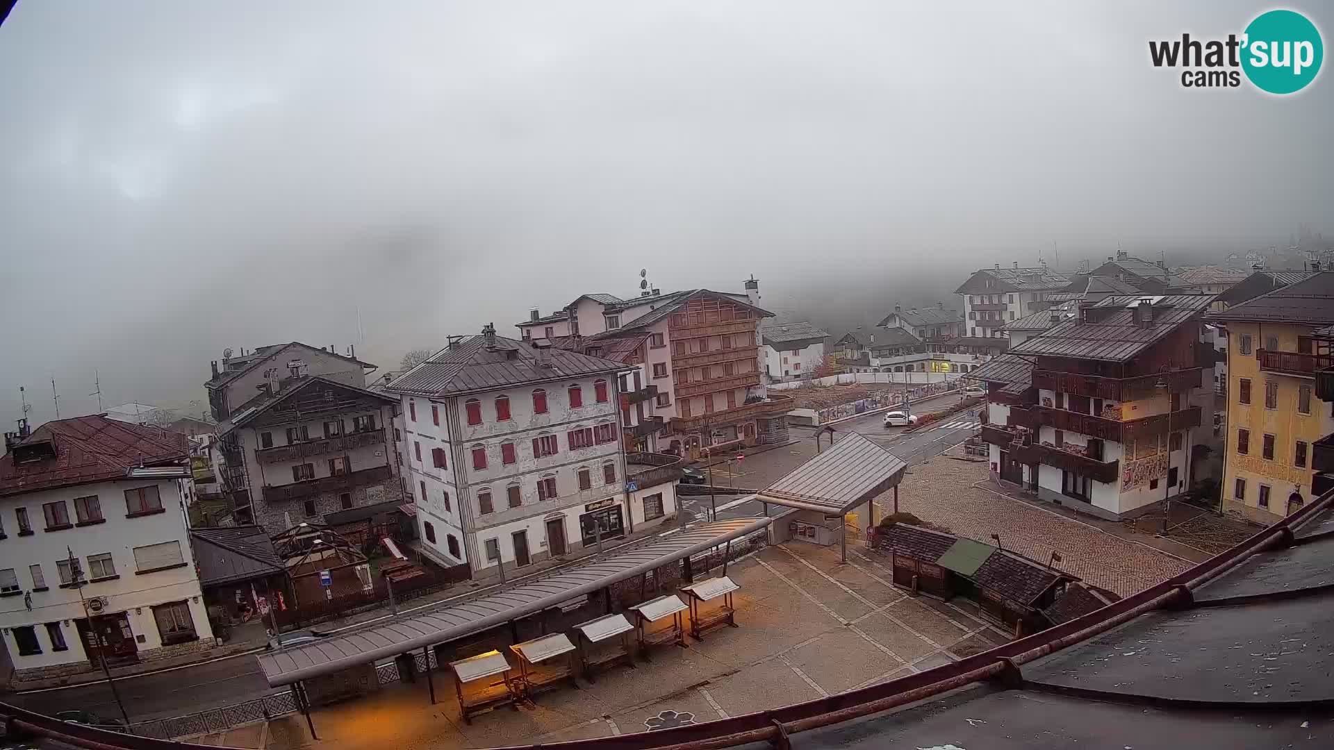 Plaza principal de Forni di Sopra