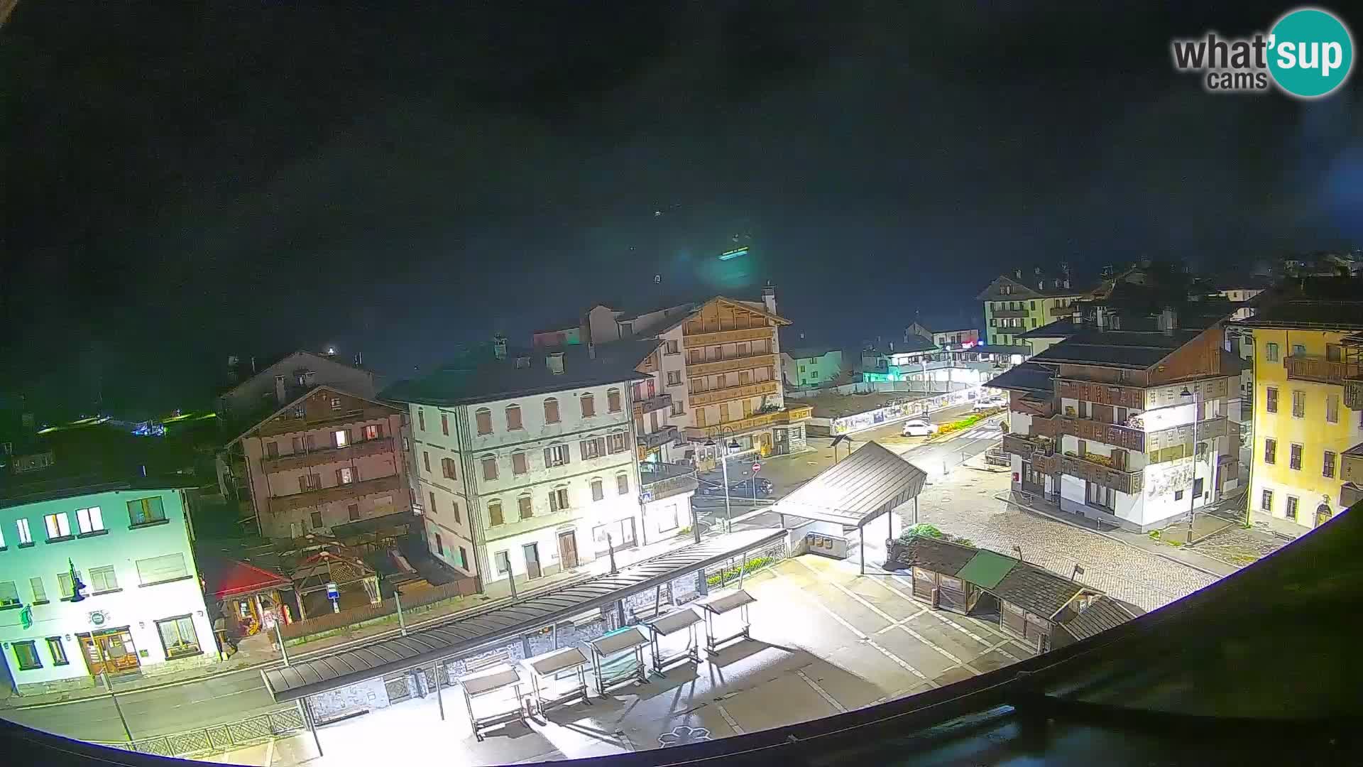 Piazza centrale di Forni di Sopra