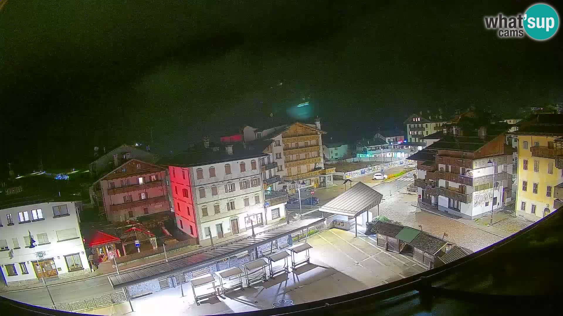 Piazza centrale di Forni di Sopra