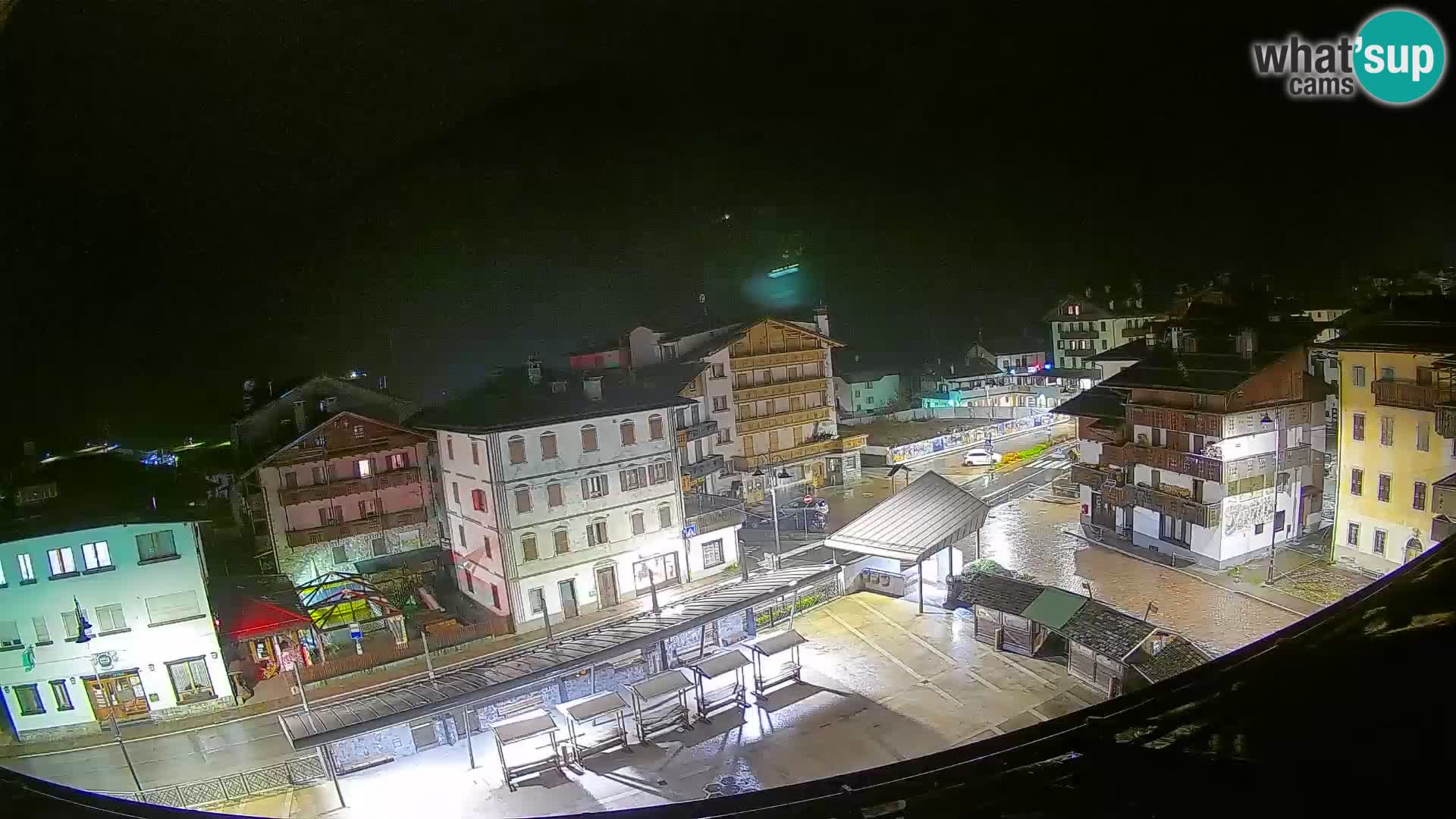 Piazza centrale di Forni di Sopra