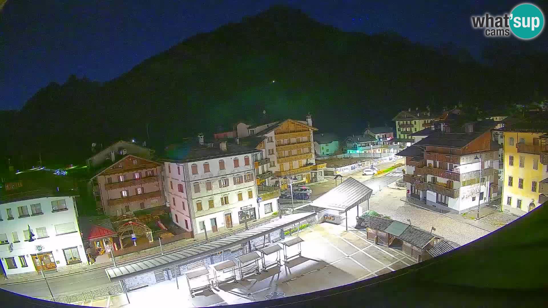 Plaza principal de Forni di Sopra